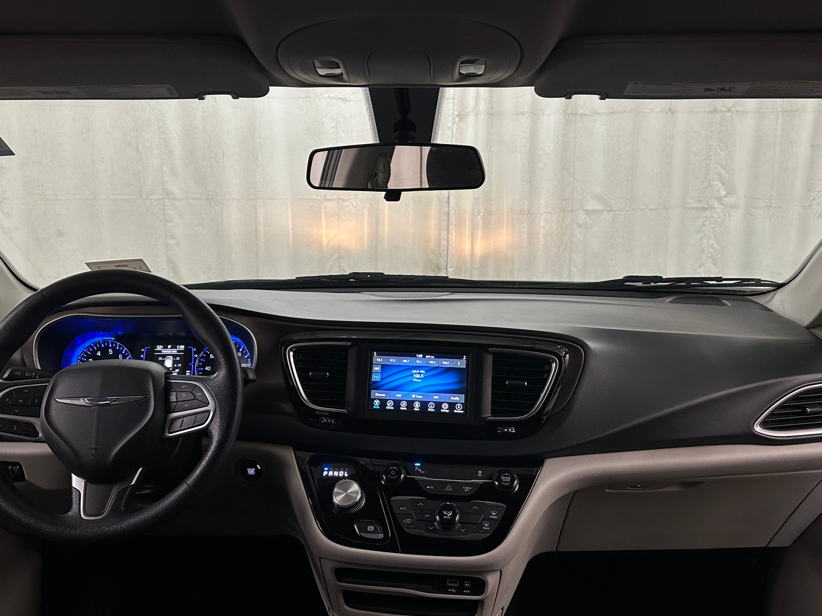 Thumbnail: 2019 Chrysler Pacifica - 3