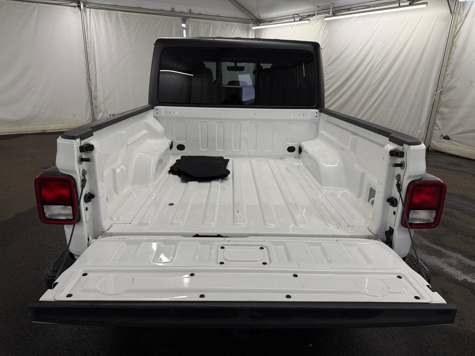 Thumbnail: 2022 Jeep Gladiator - 7