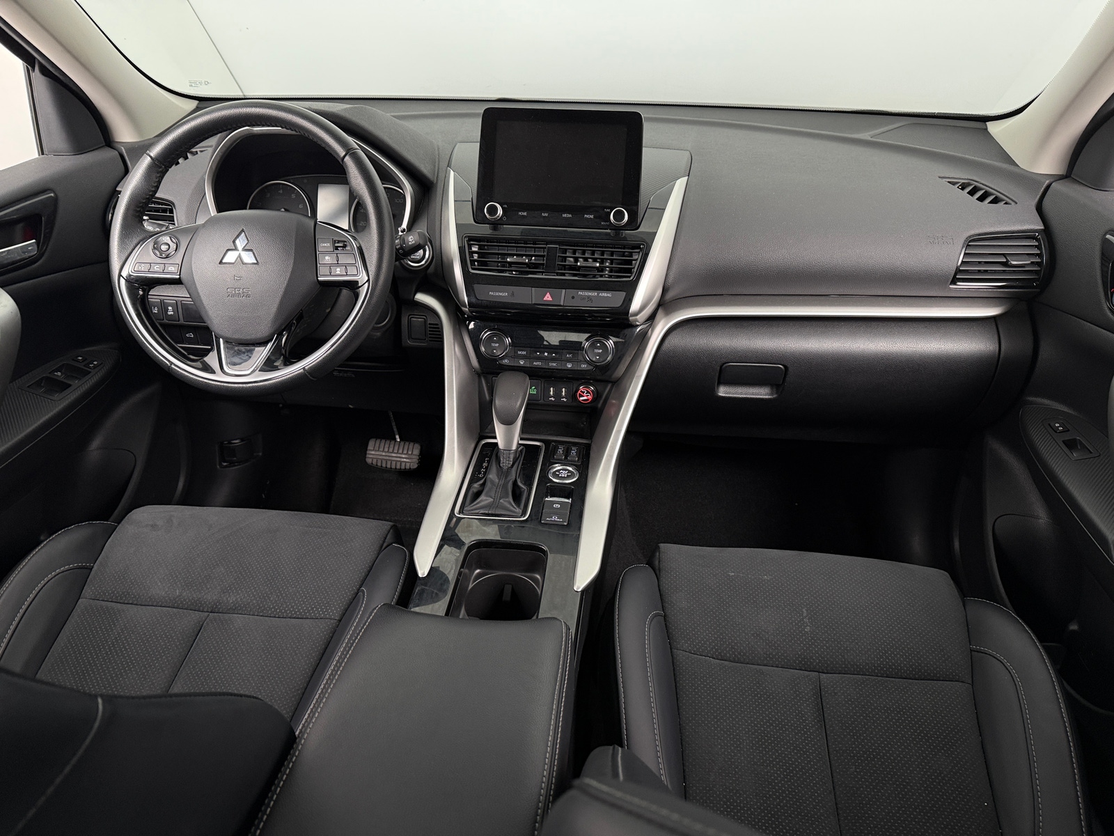 Thumbnail: 2024 Mitsubishi Eclipse Cross - 3