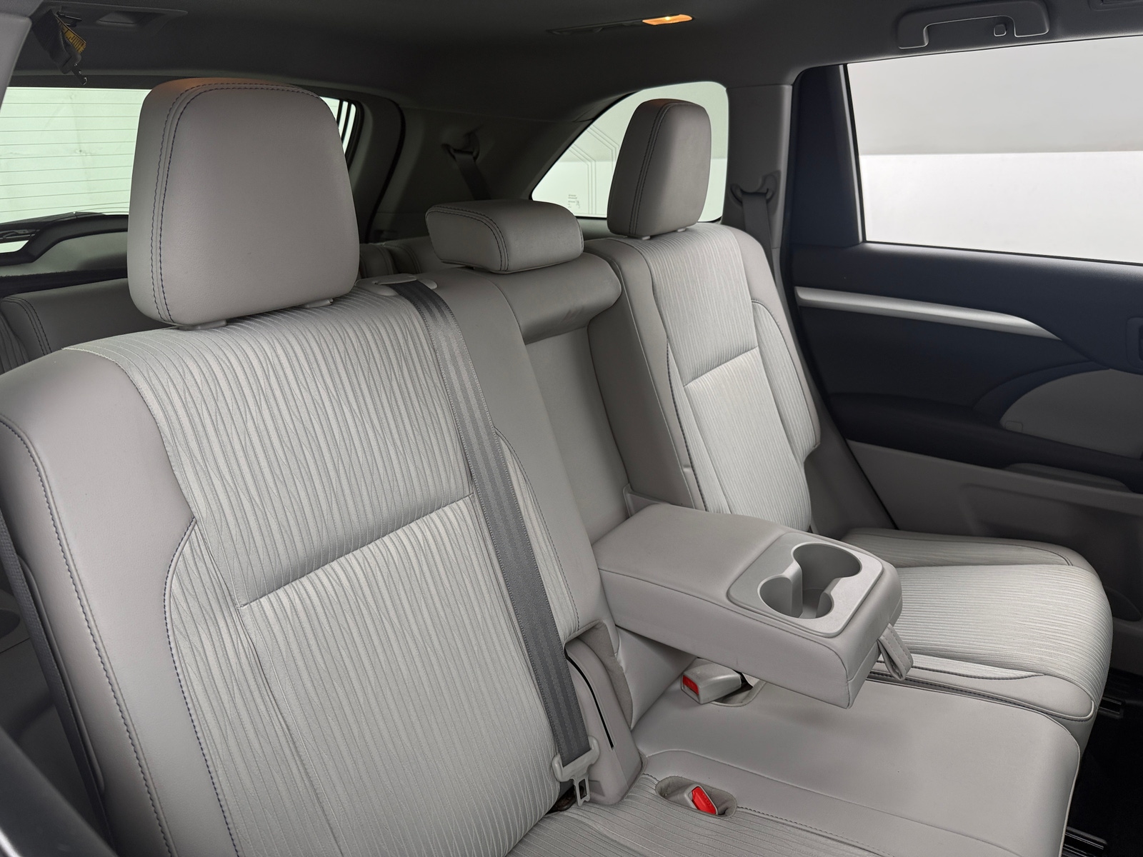 Thumbnail: 2017 Toyota Highlander - 6