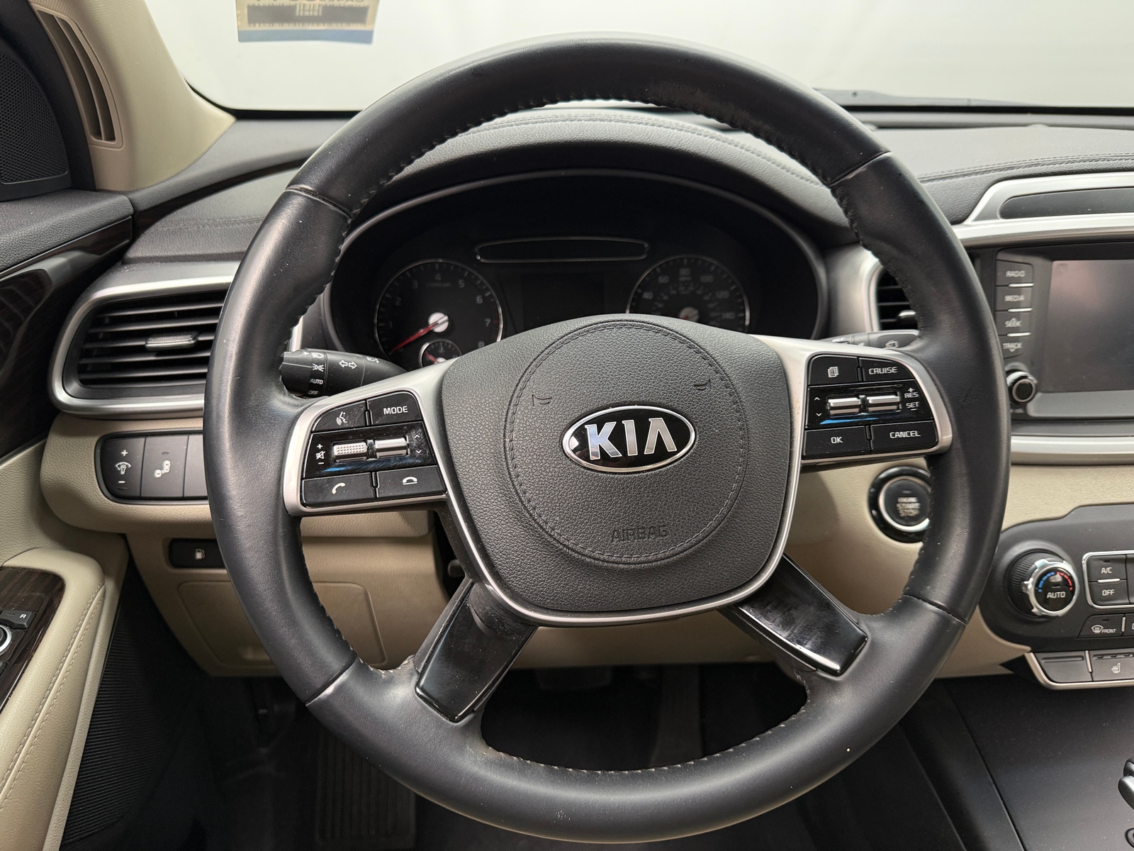 Thumbnail: 2020 Kia Sorento - 5