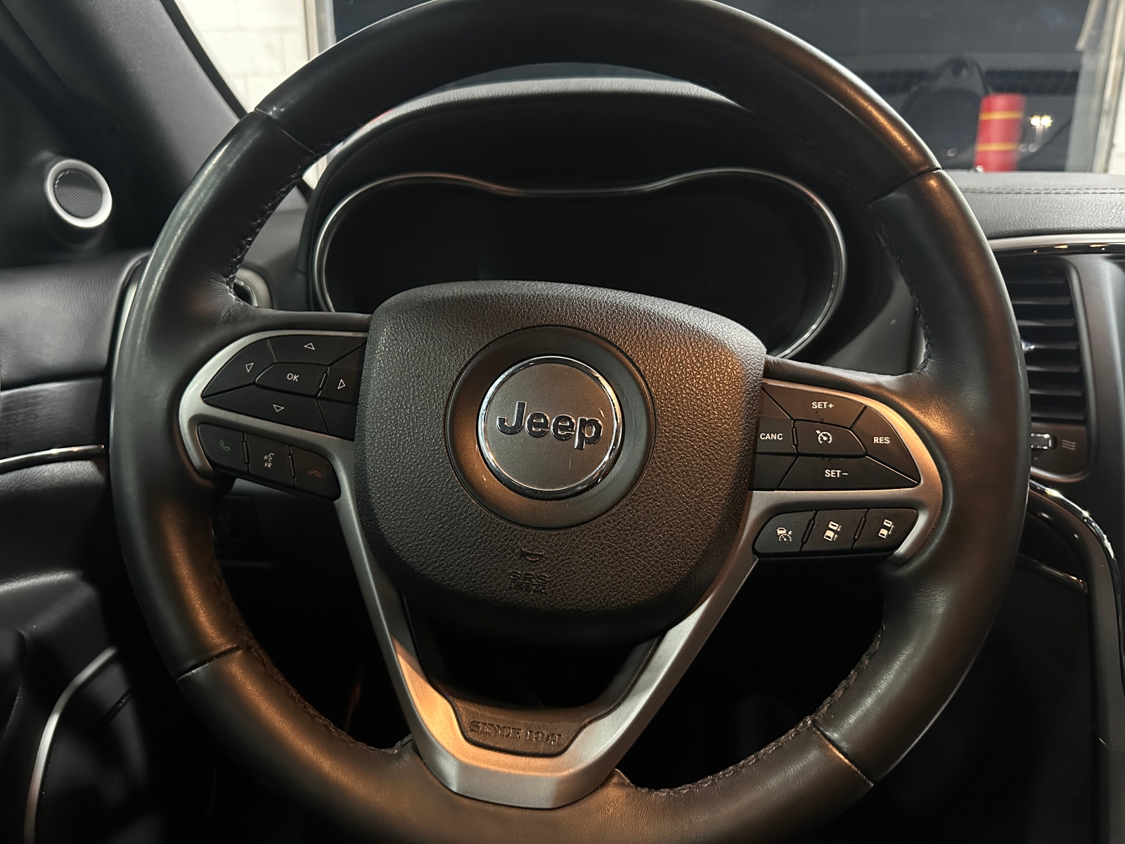 Thumbnail: 2018 Jeep Grand Cherokee - 4