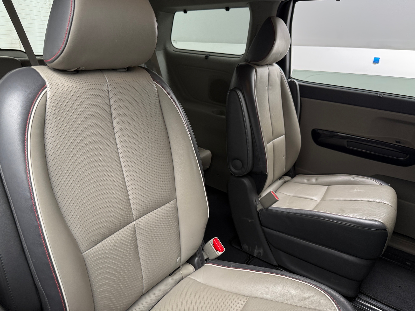 Thumbnail: 2016 Kia Sedona - 5