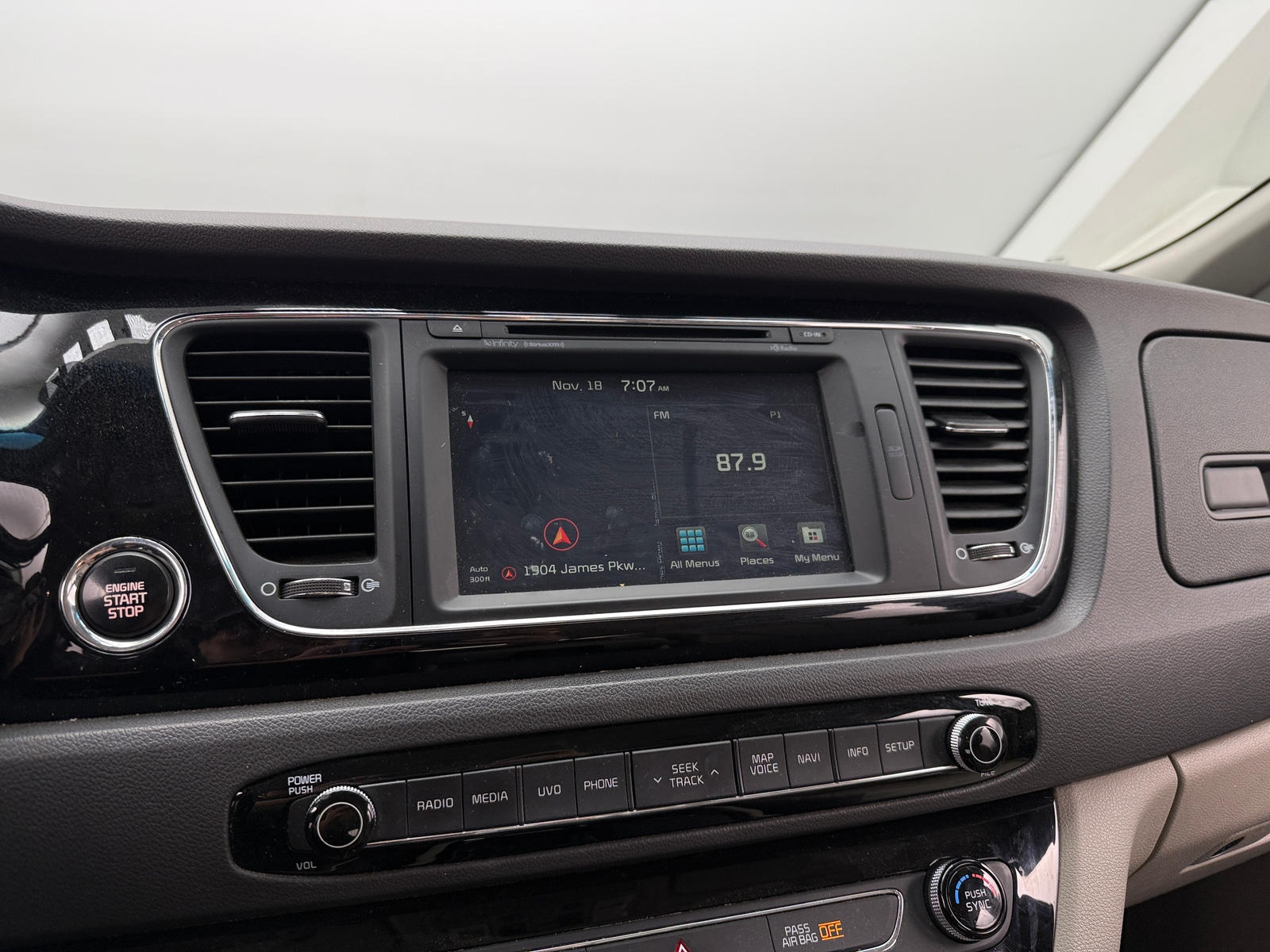 Thumbnail: 2016 Kia Sedona - 3