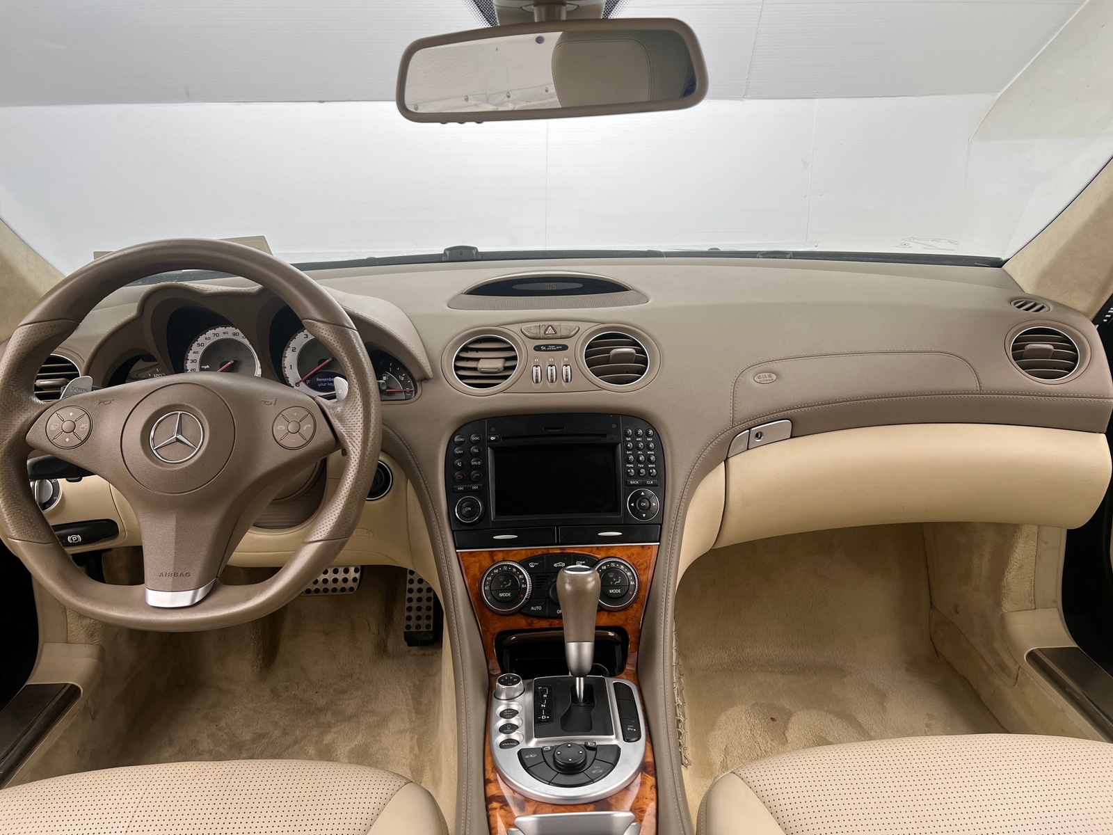 Thumbnail: 2011 Mercedes-Benz SL-Class - 2