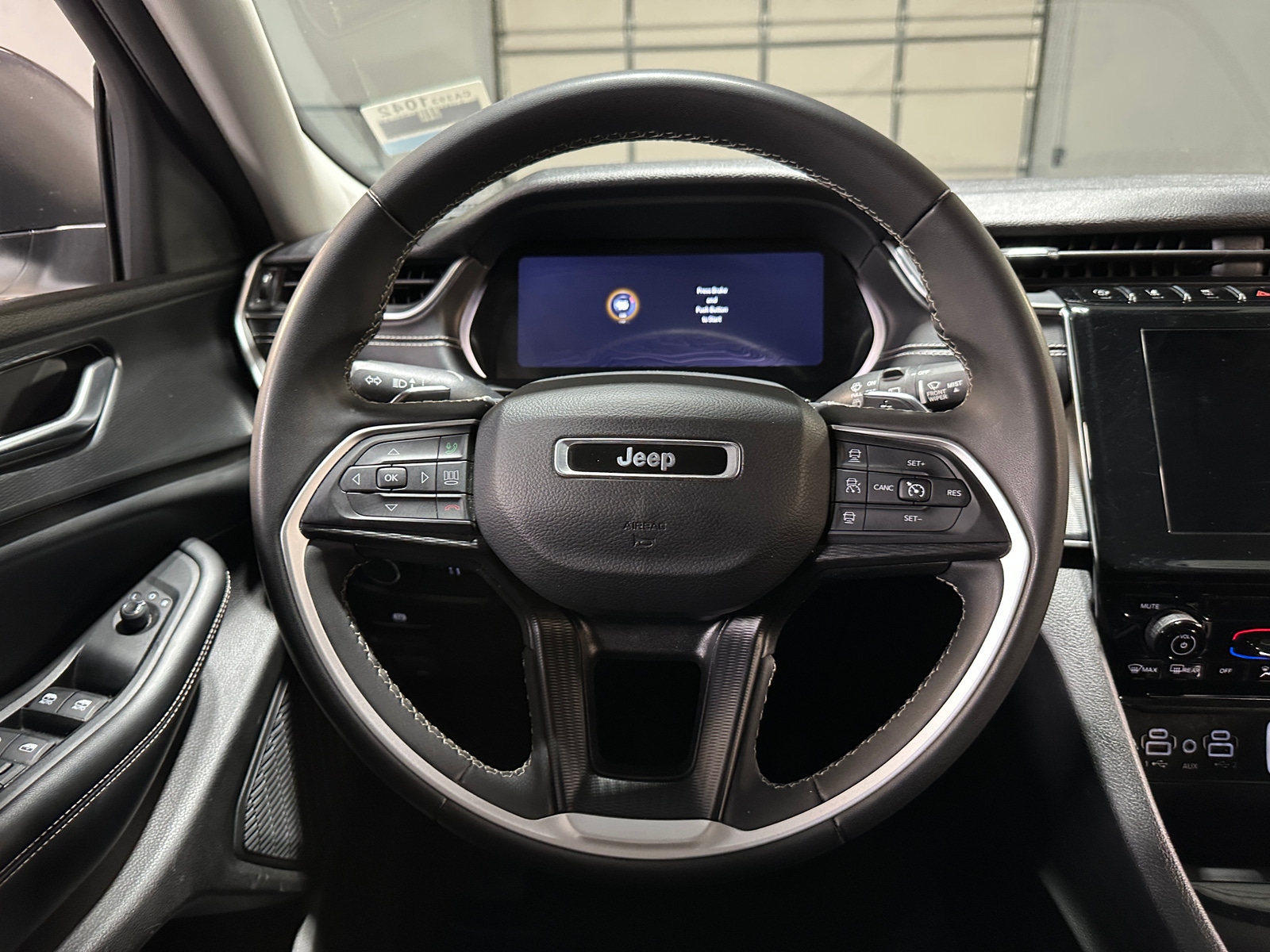 Thumbnail: 2023 Jeep Grand Cherokee L - 5