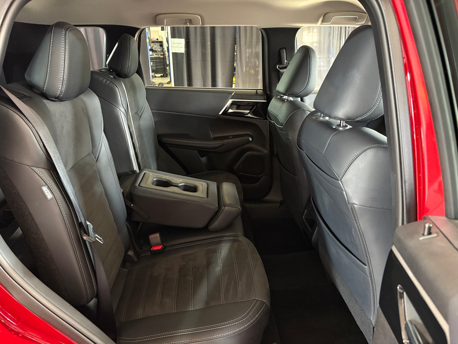 Thumbnail: 2024 Mitsubishi Outlander - 5