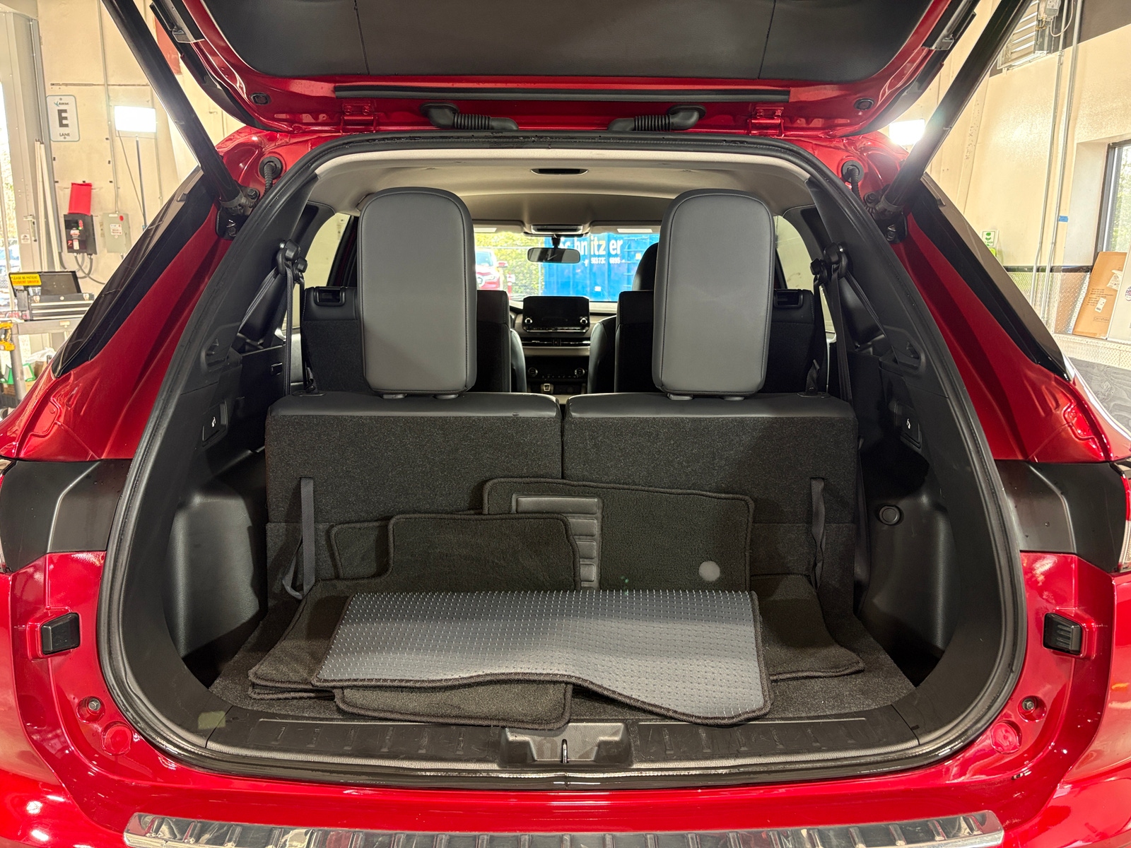 Thumbnail: 2024 Mitsubishi Outlander - 6