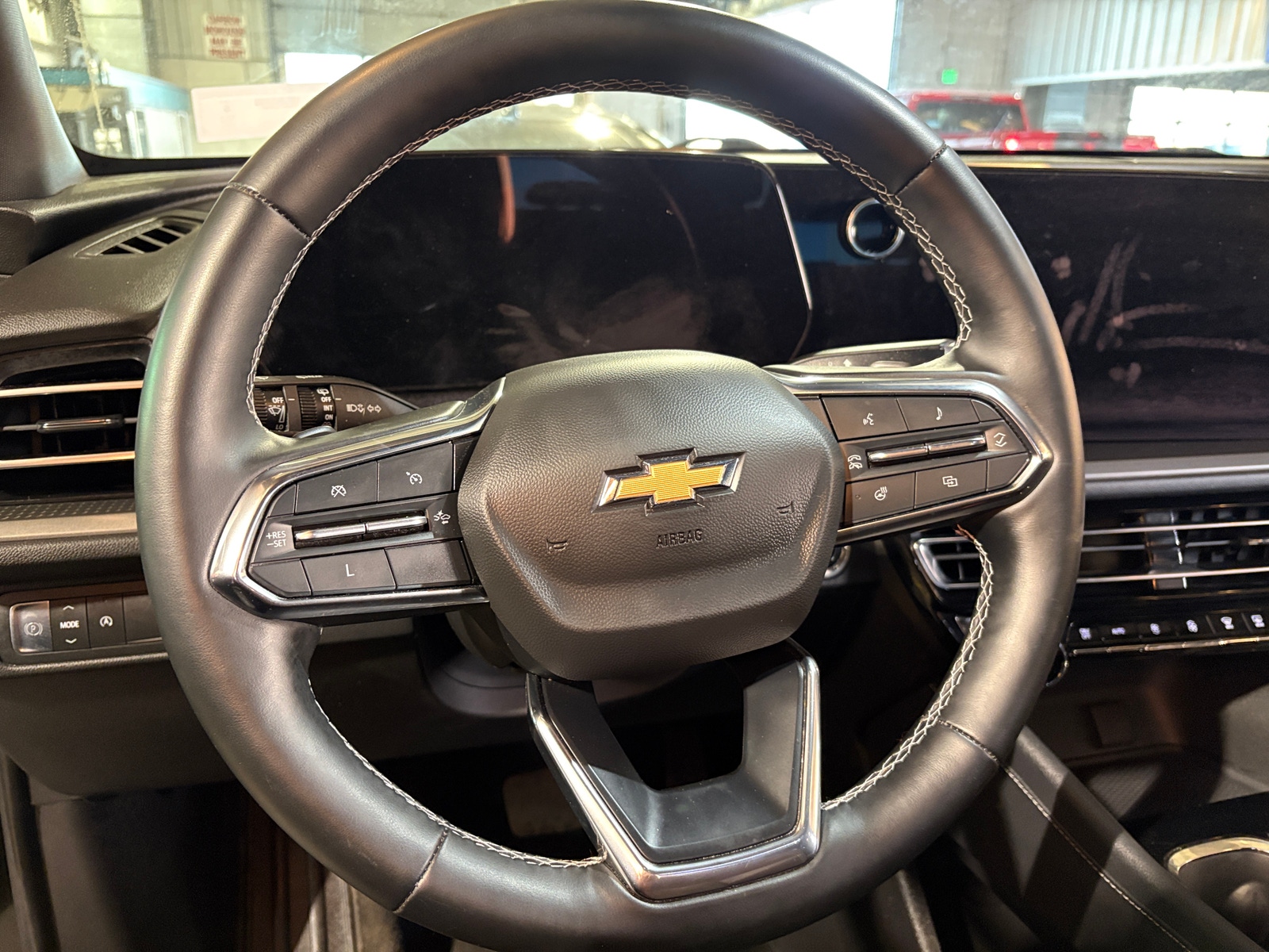 Thumbnail: 2024 Chevrolet Traverse - 5