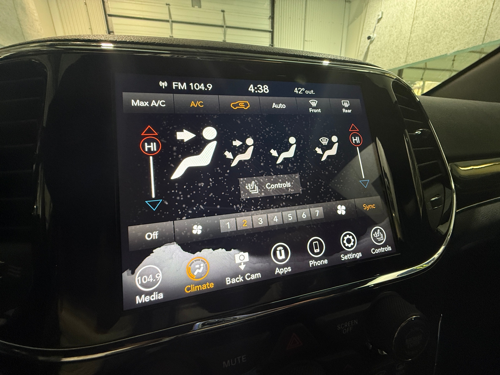 Thumbnail: 2021 Jeep Grand Cherokee - 3