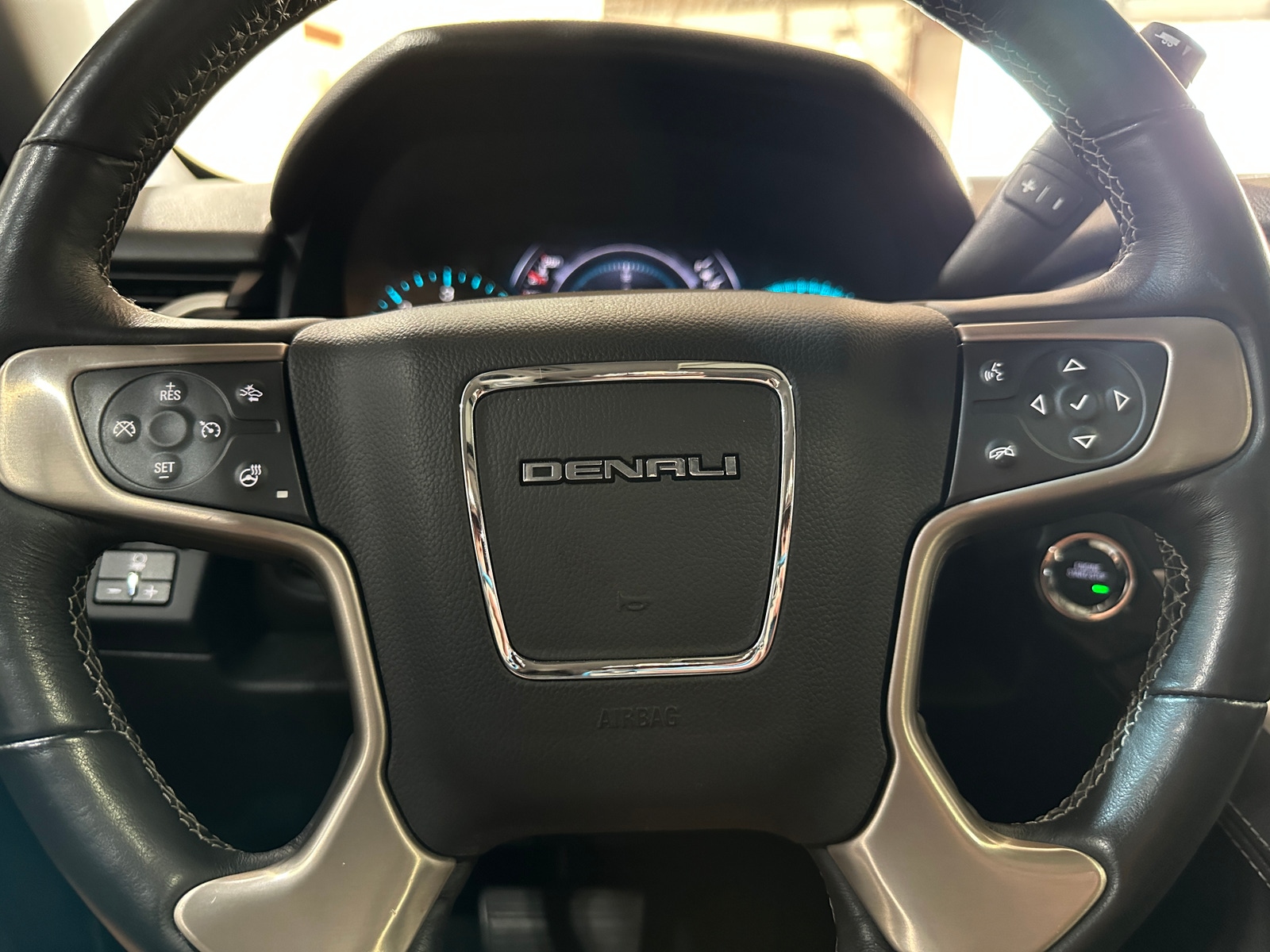 Thumbnail: 2018 GMC Yukon - 4