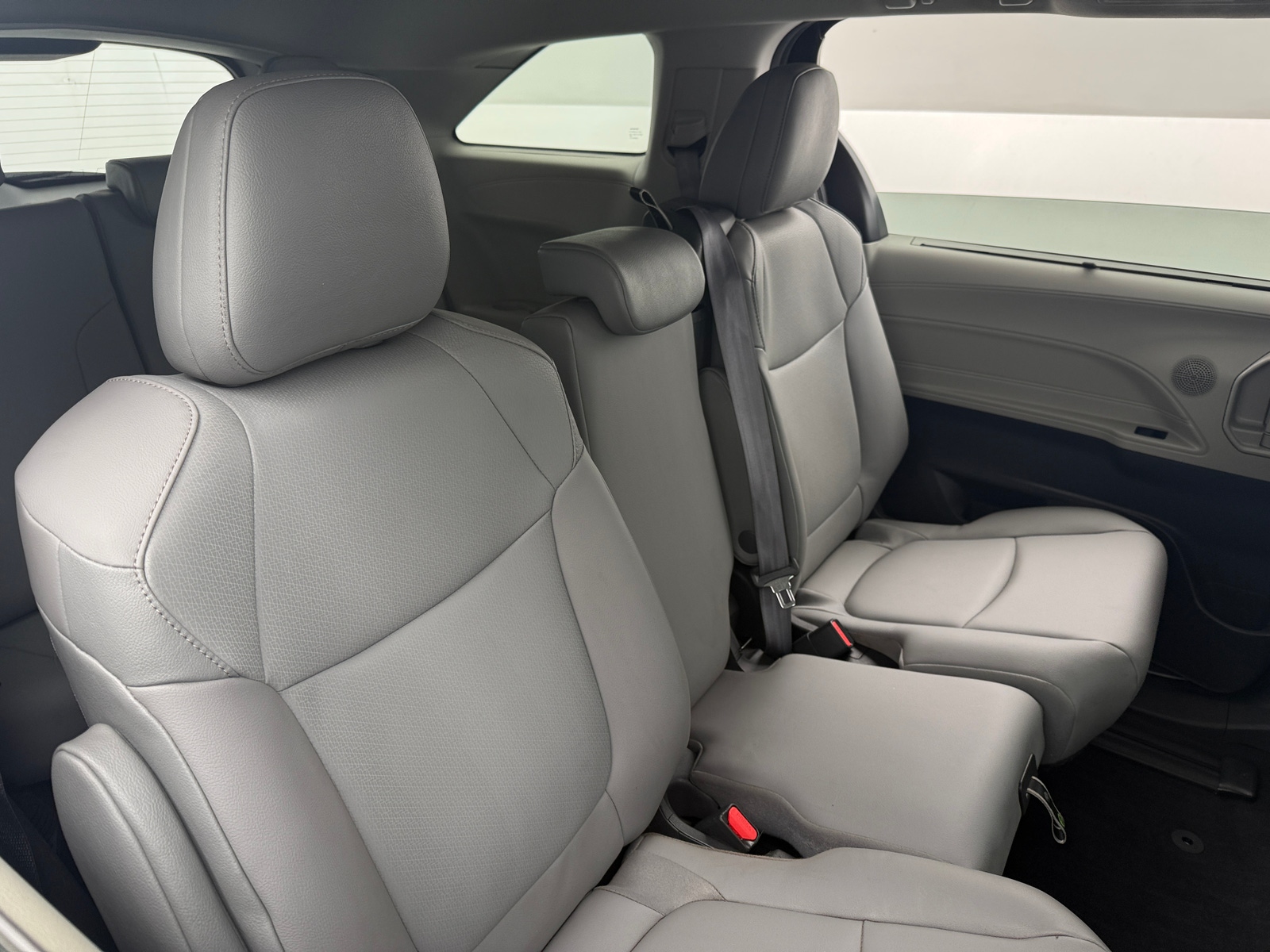 Thumbnail: 2022 Toyota Sienna - 5