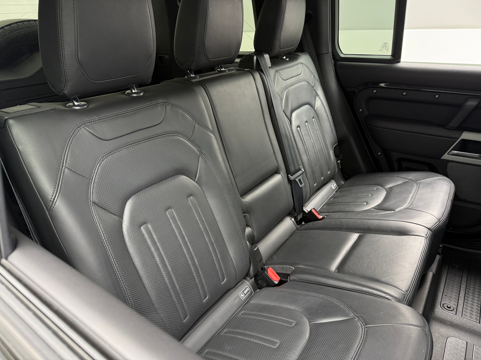 Thumbnail: 2020 Land Rover Defender - 5