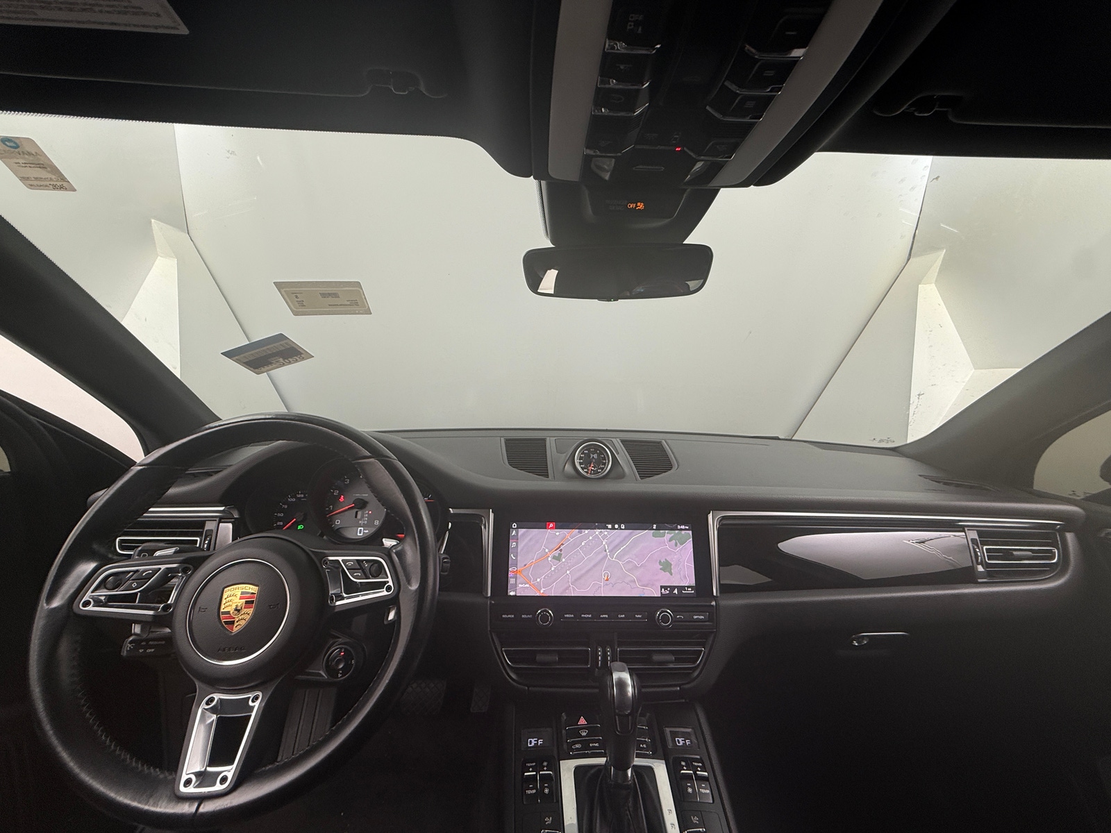 Thumbnail: 2021 Porsche Macan - 2