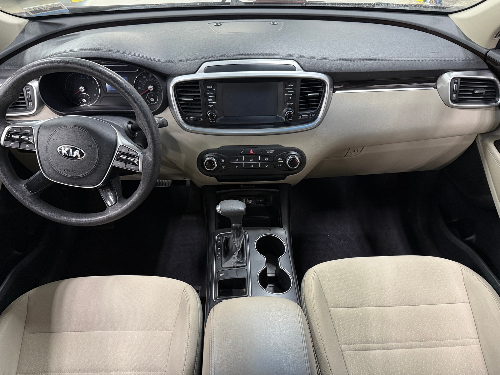 Thumbnail: 2019 Kia Sorento - 3