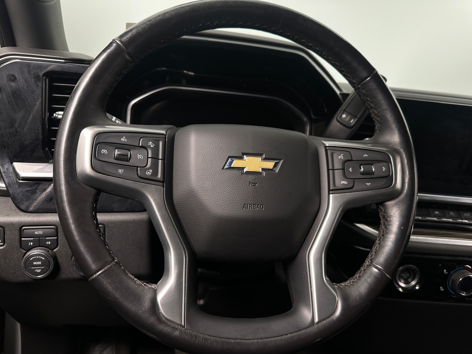 Thumbnail: 2022 Chevrolet Silverado 1500 - 5