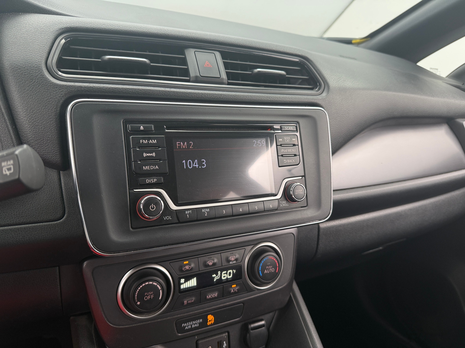 Thumbnail: 2019 Nissan Leaf - 4