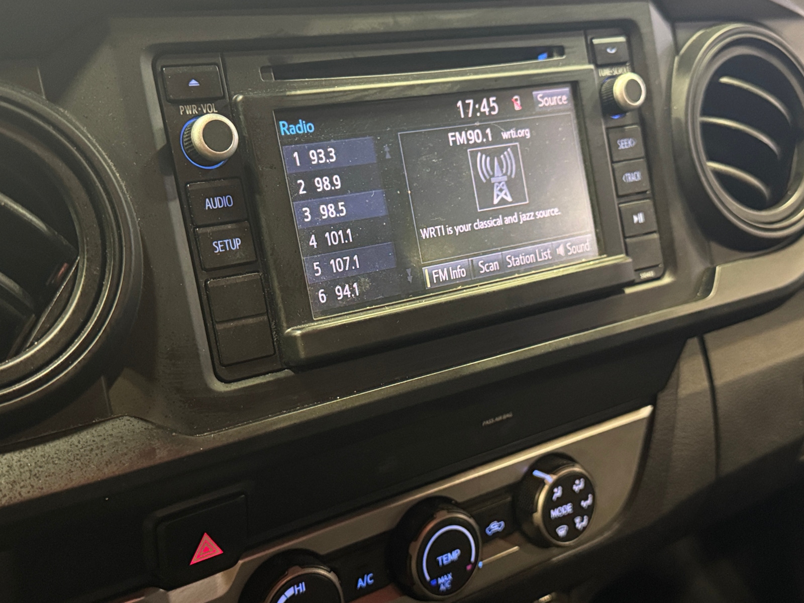 Thumbnail: 2019 Toyota Tacoma - 4