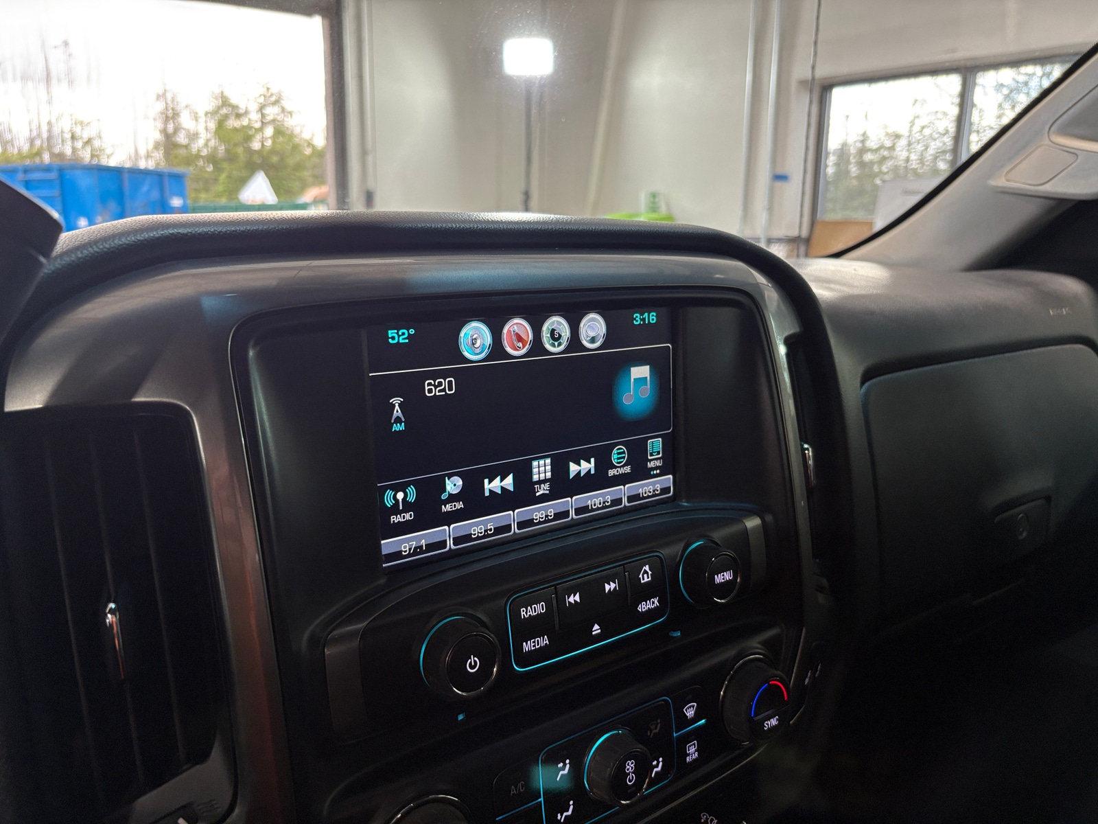 Thumbnail: 2018 Chevrolet Silverado 1500 - 4