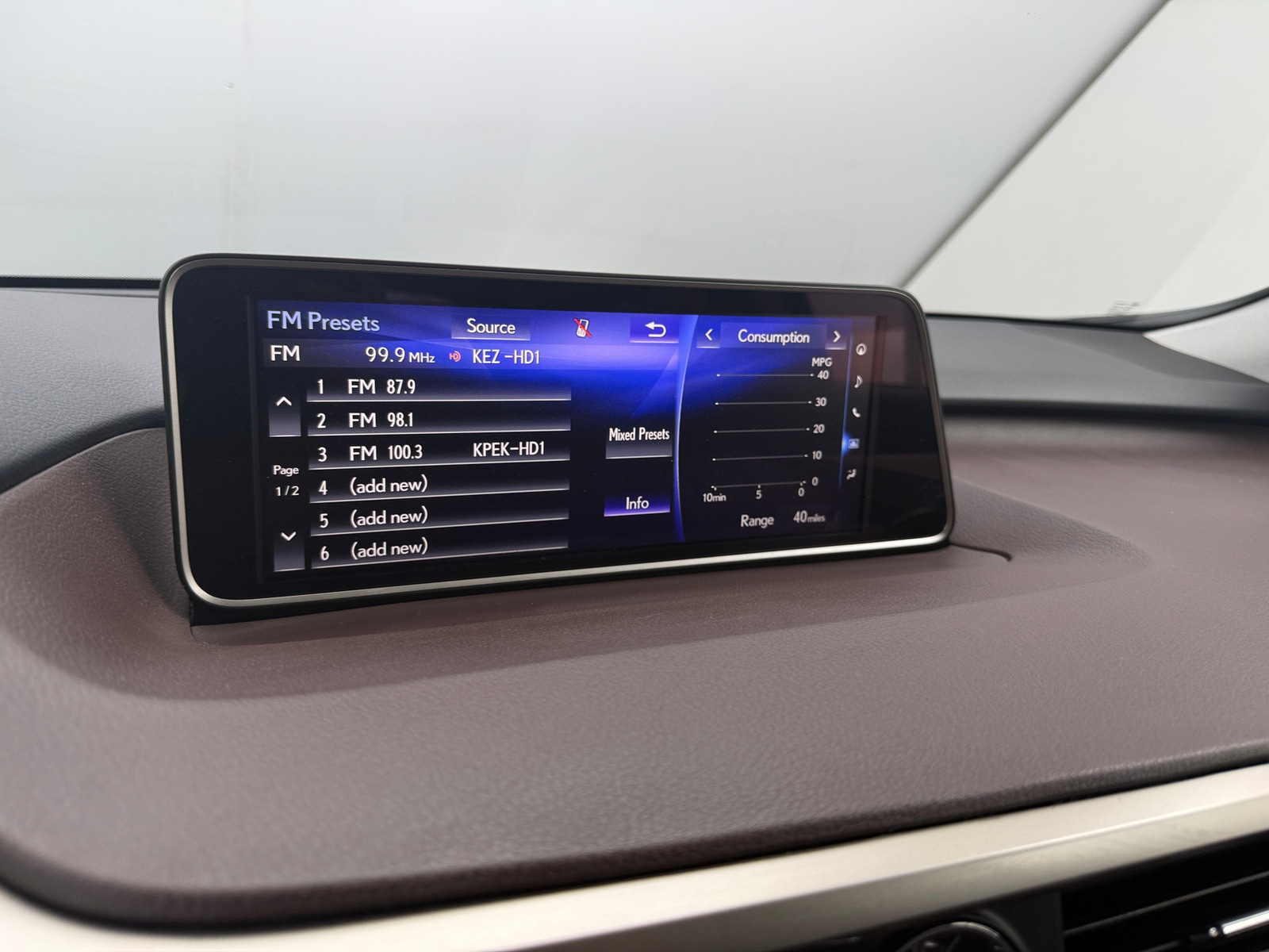 Thumbnail: 2017 Lexus RX - 3