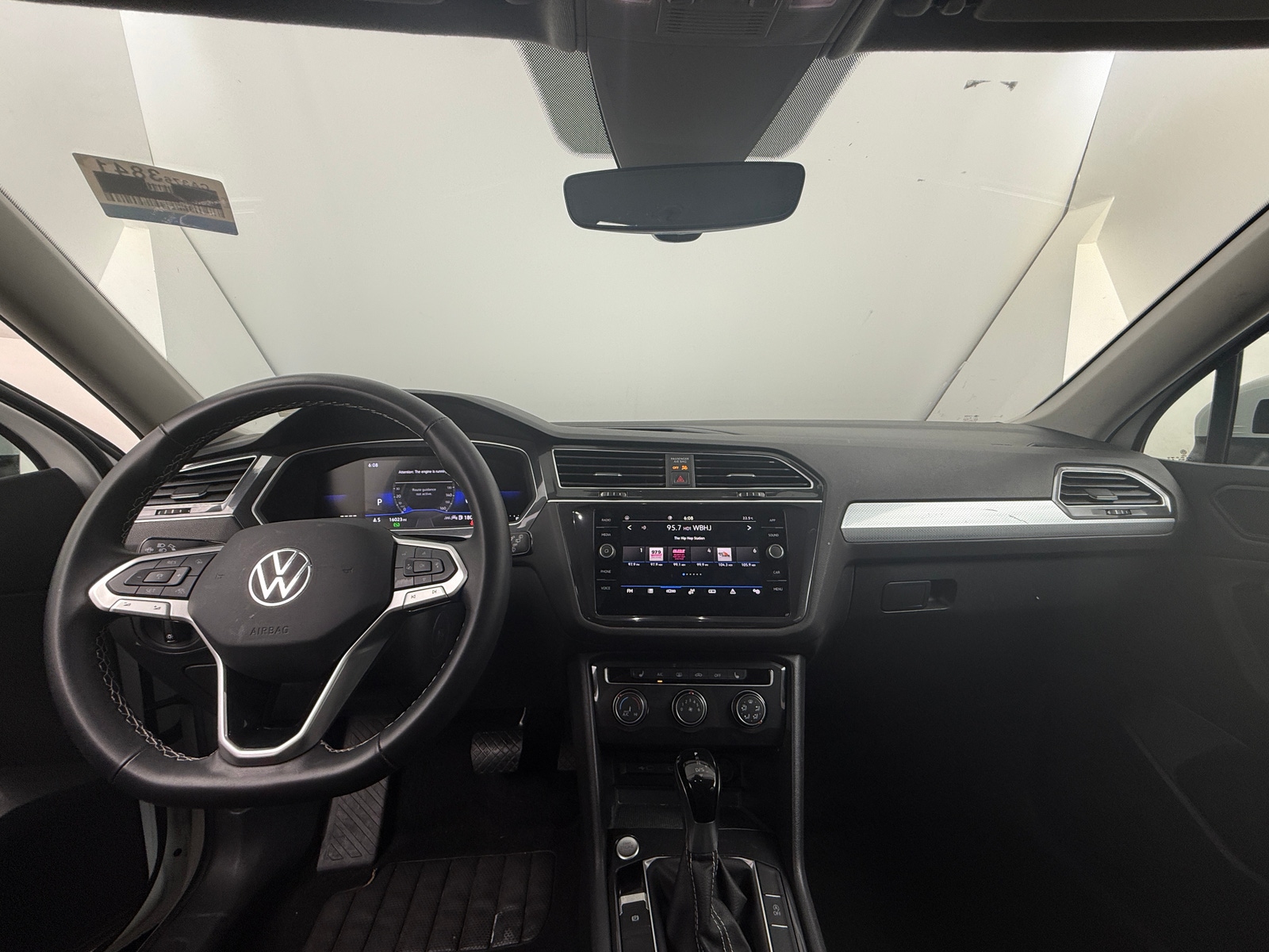 Thumbnail: 2024 Volkswagen Tiguan - 3