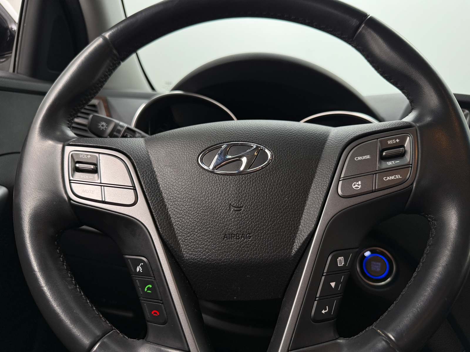 Thumbnail: 2014 Hyundai Santa Fe - 4