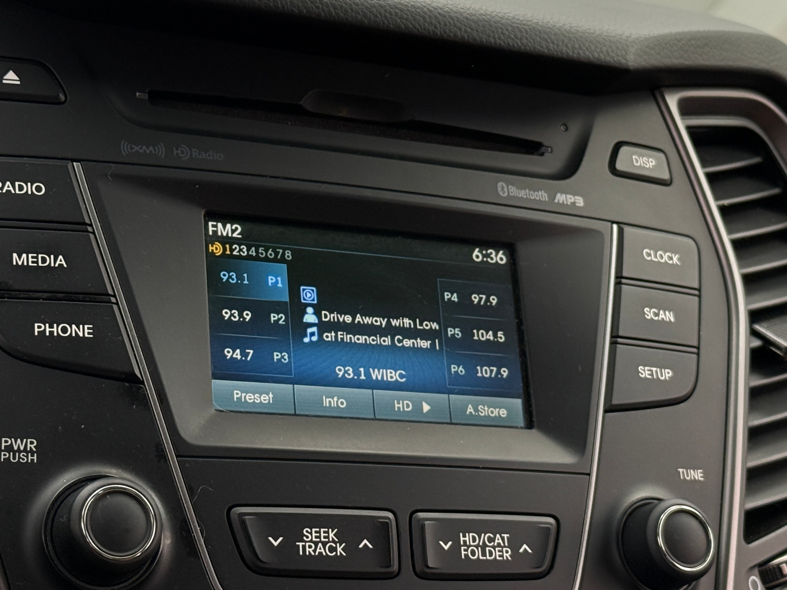 Thumbnail: 2014 Hyundai Santa Fe - 3