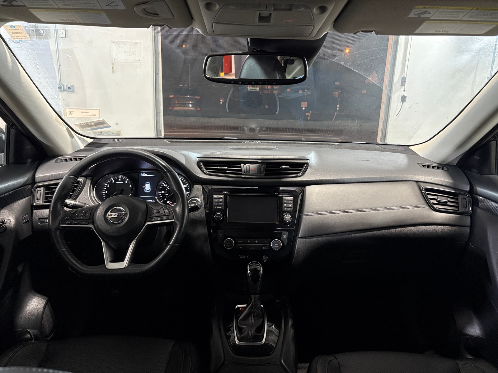 Thumbnail: 2017 Nissan Rogue - 2