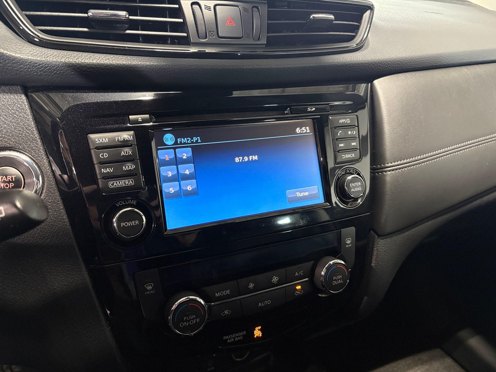 Thumbnail: 2017 Nissan Rogue - 3