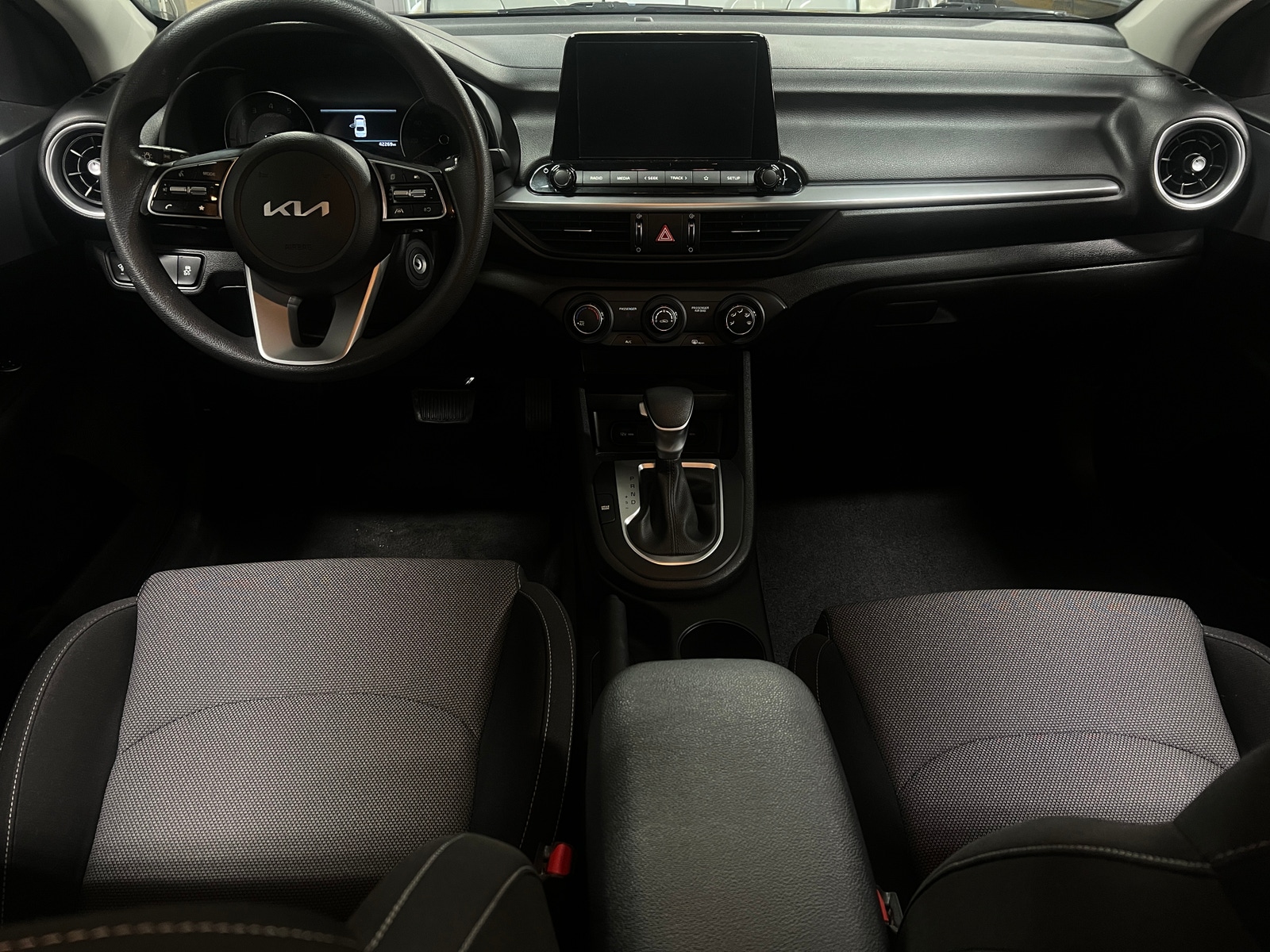 Thumbnail: 2023 Kia Forte - 3