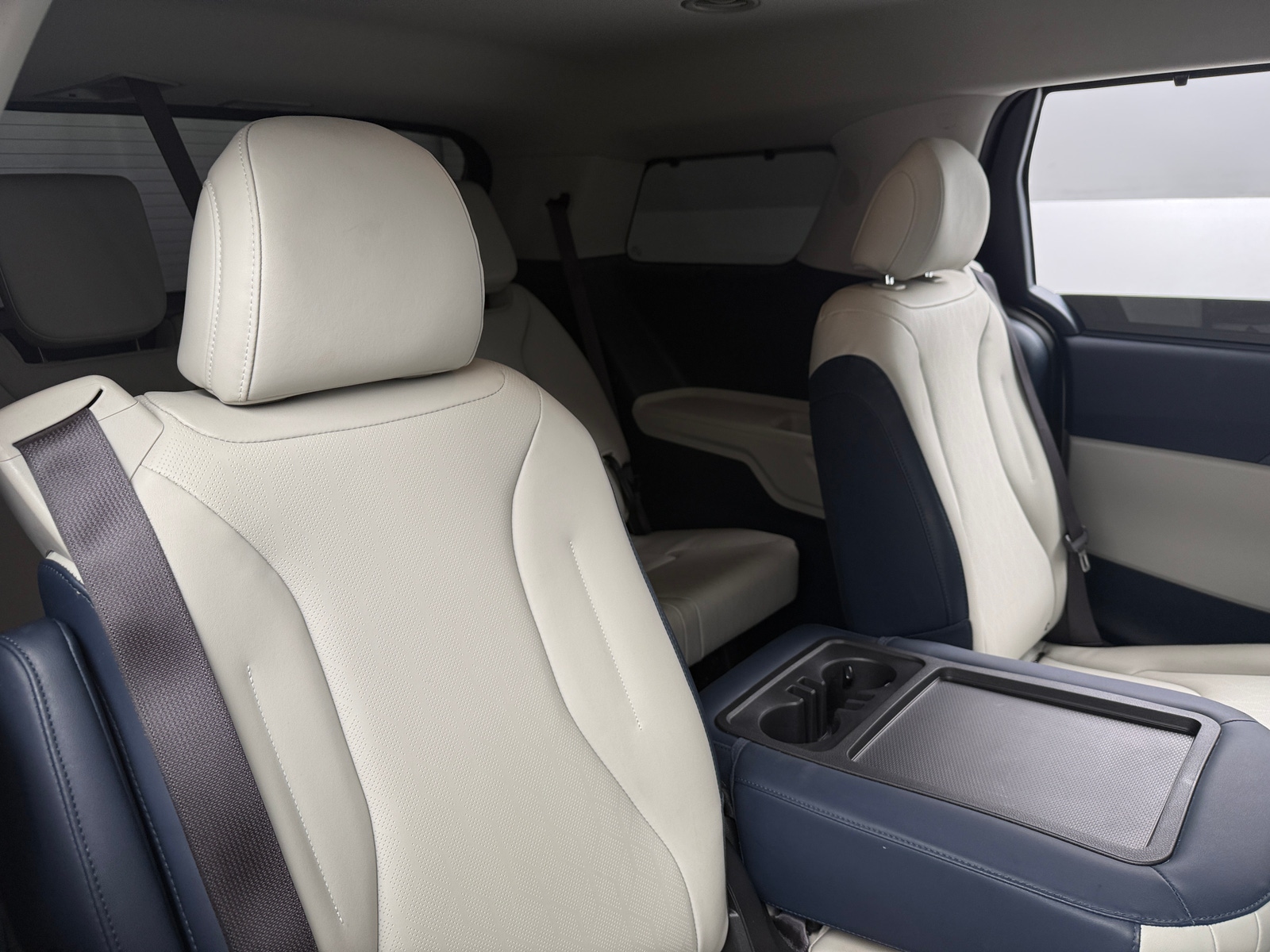 Thumbnail: 2025 Kia Carnival - 5