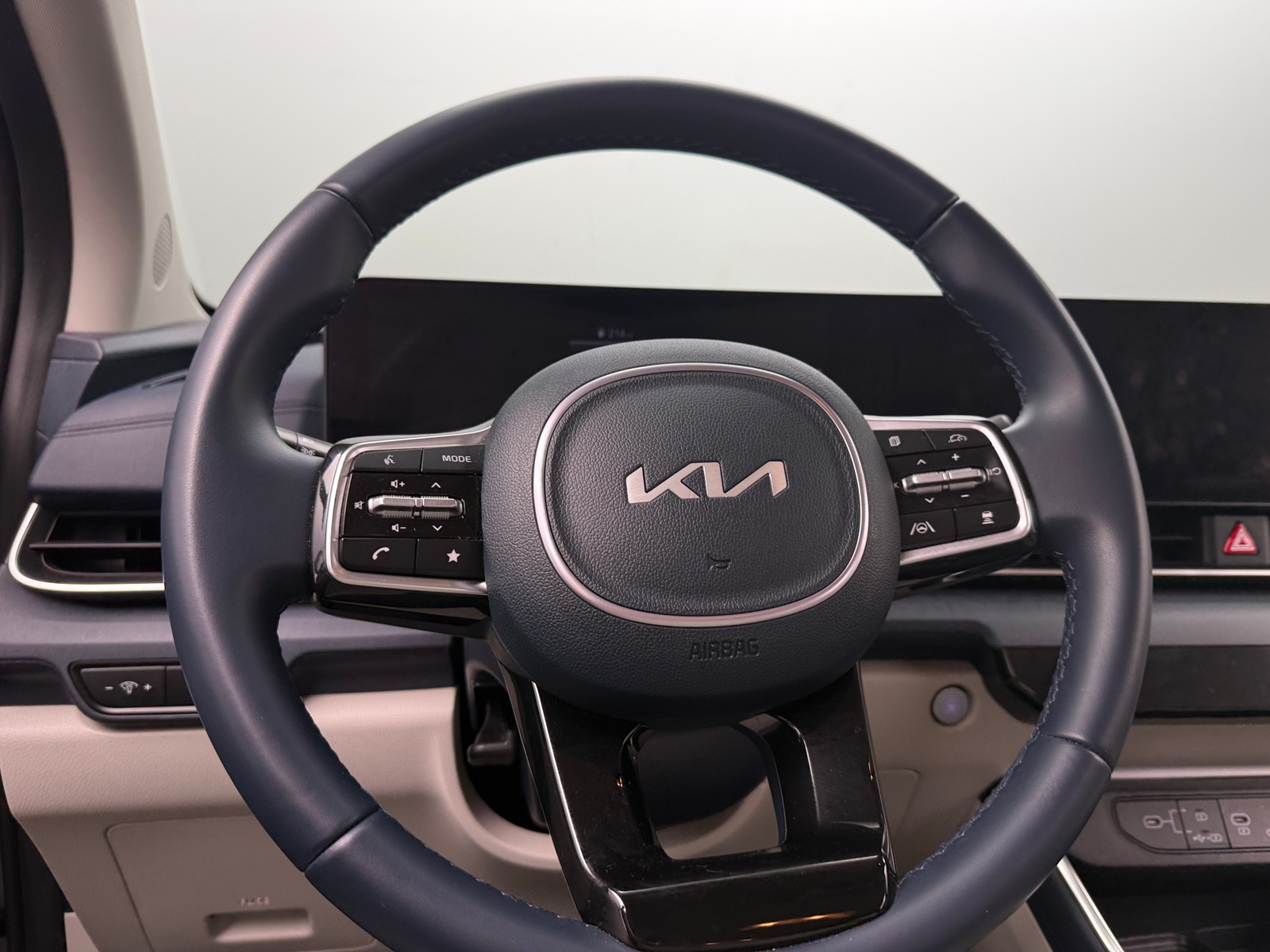 Thumbnail: 2025 Kia Carnival - 4