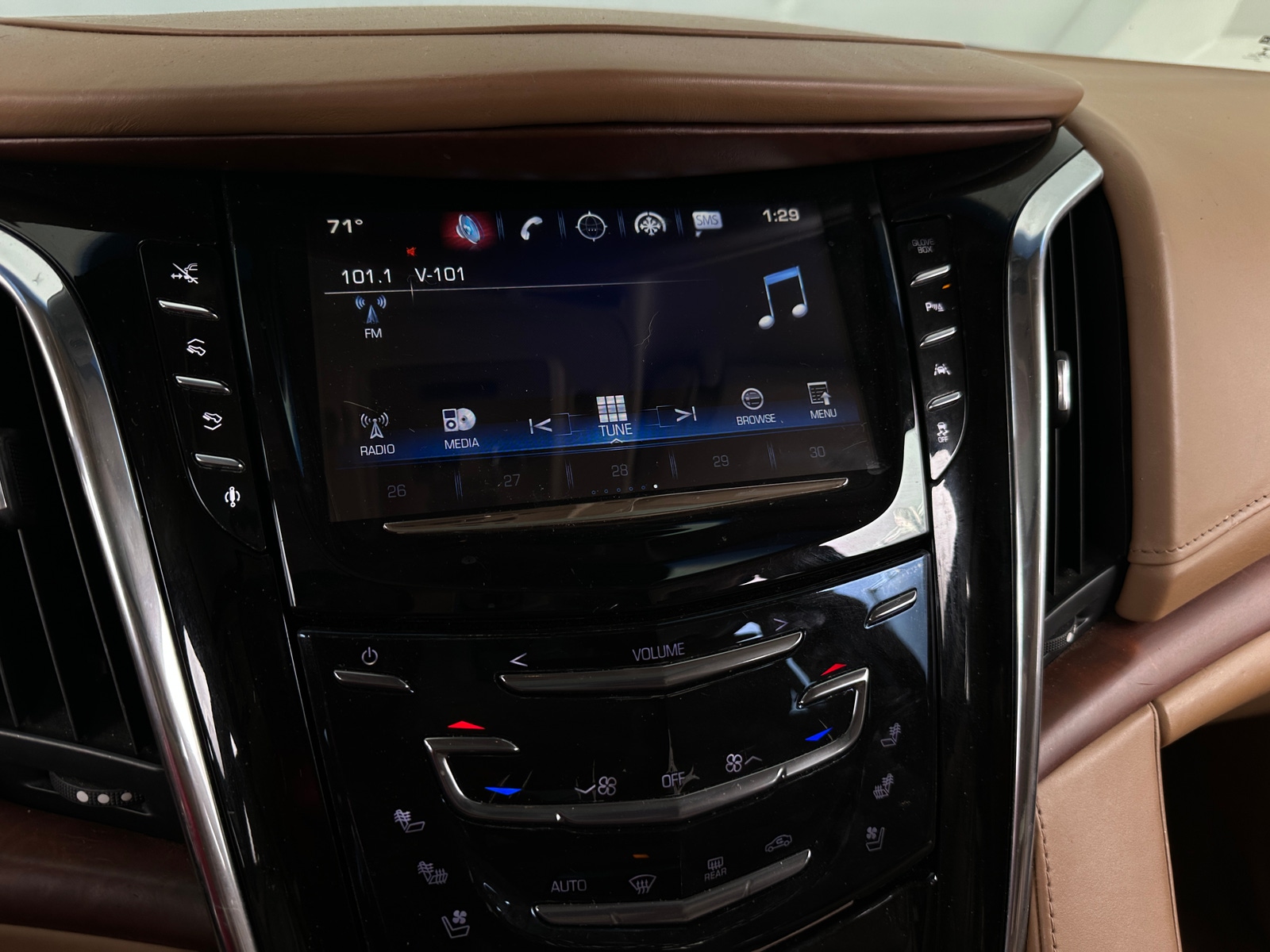 Thumbnail: 2016 Cadillac Escalade - 3