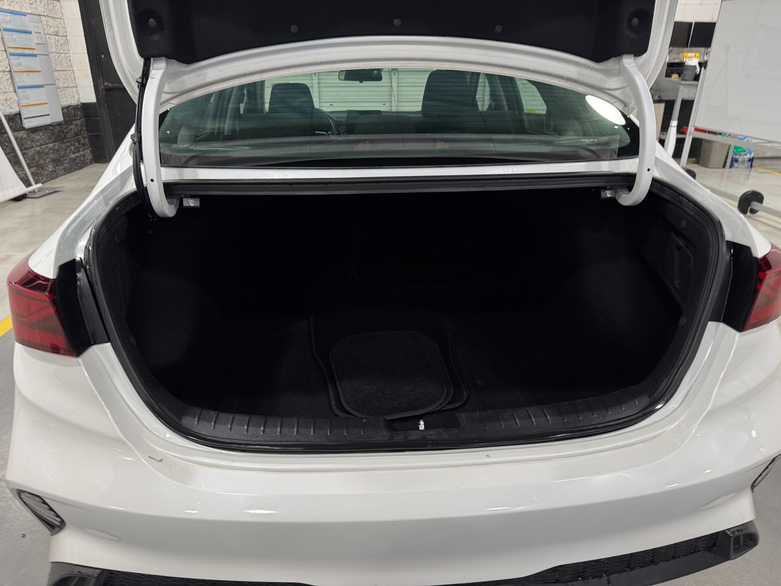 Thumbnail: 2024 Kia Forte - 7