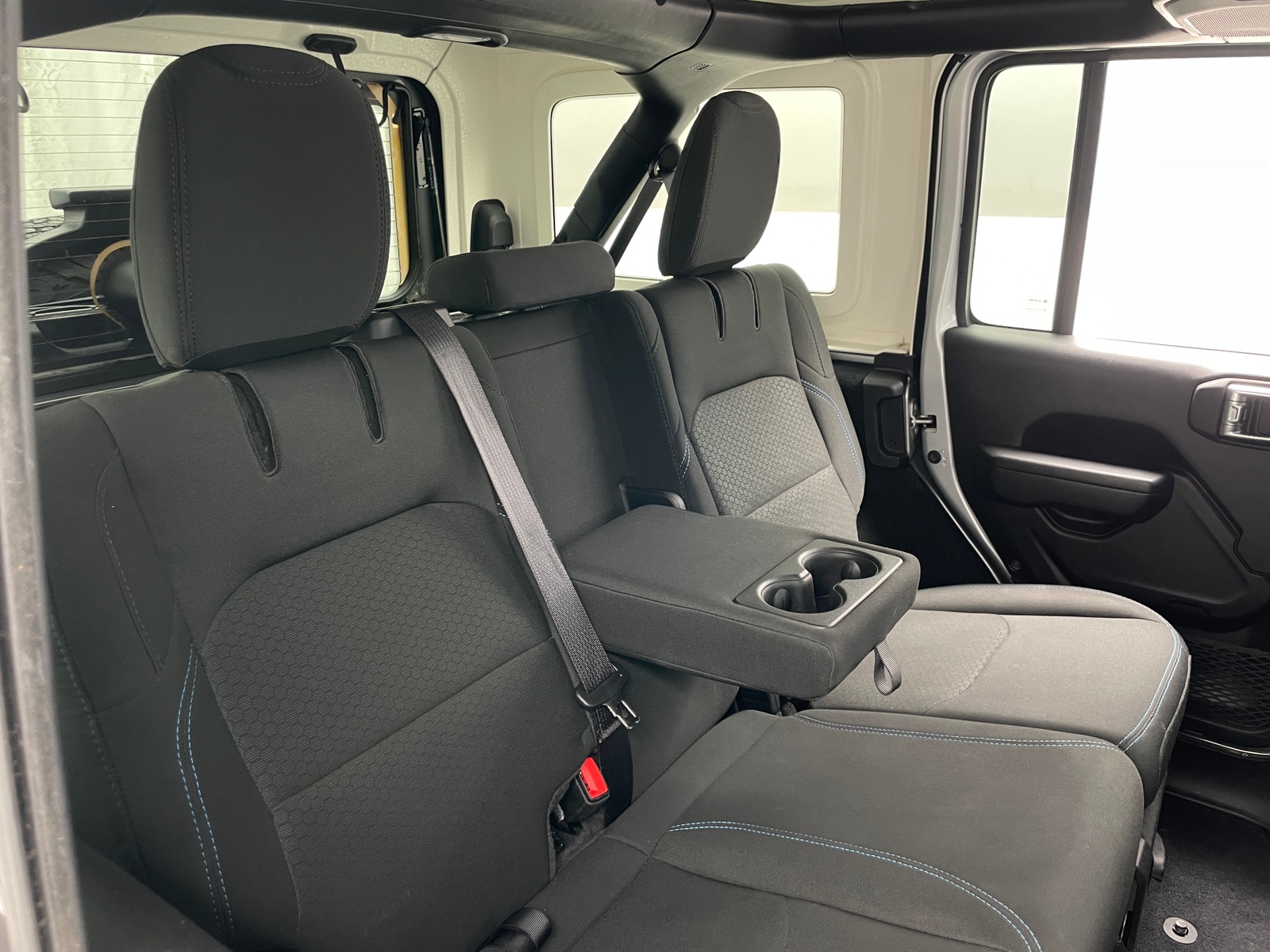 Thumbnail: 2022 Jeep Wrangler - 6