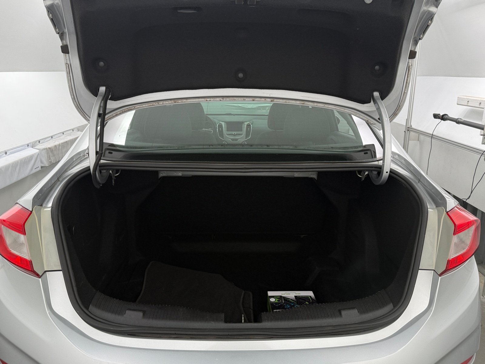 Thumbnail: 2017 Chevrolet Cruze - 6