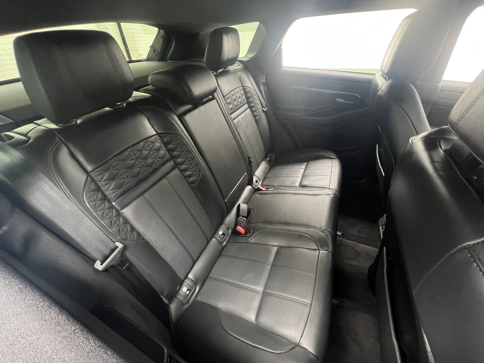 Thumbnail: 2020 Land Rover Range Rover Evoque - 5