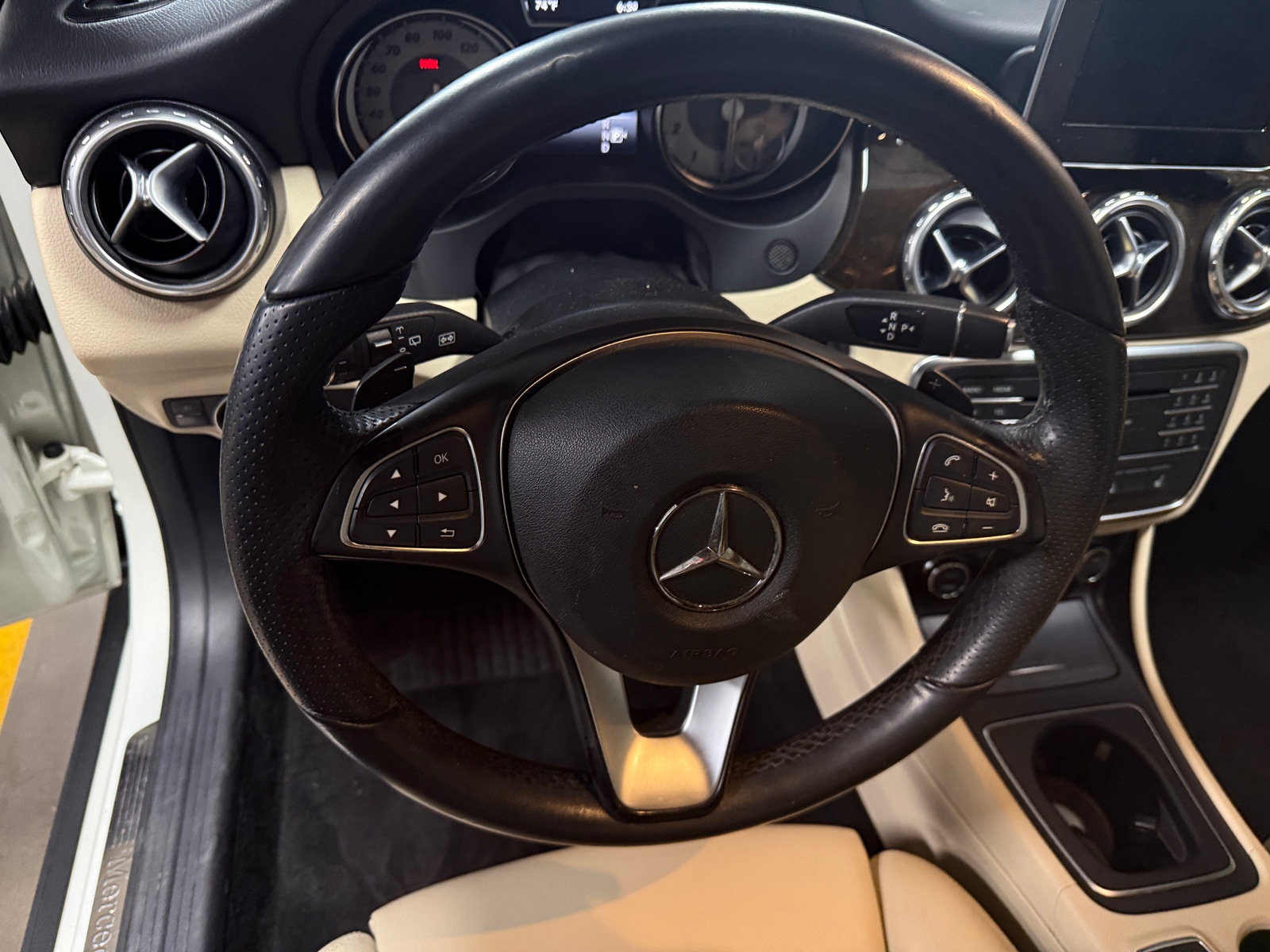 Thumbnail: 2016 Mercedes-Benz GLA - 4