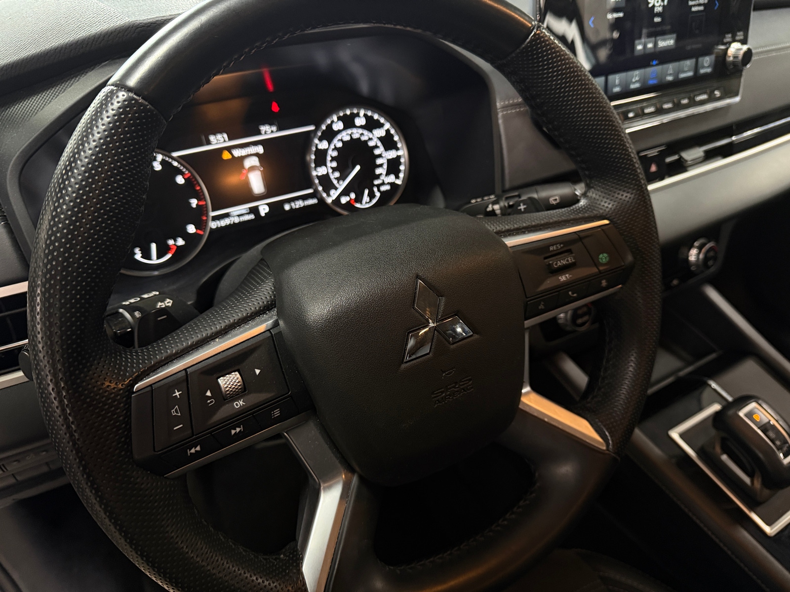 Thumbnail: 2024 Mitsubishi Outlander - 4