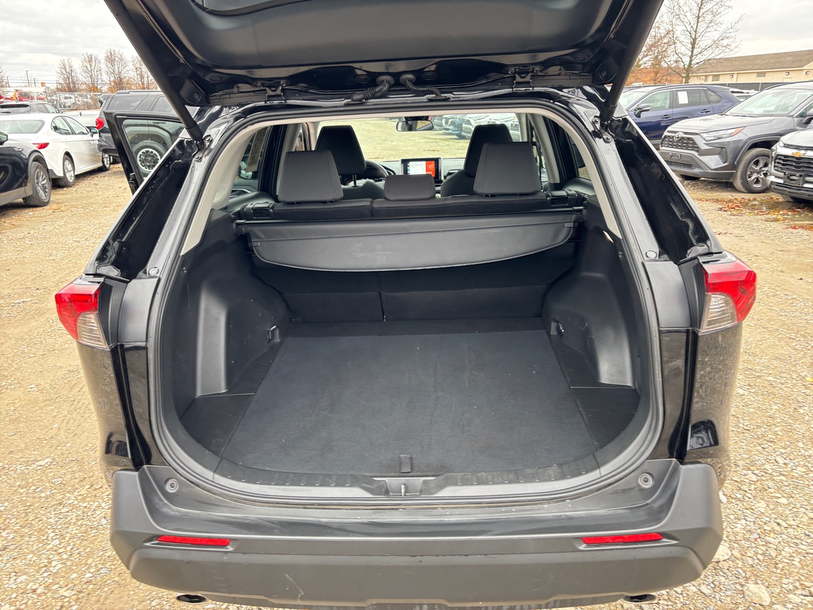 Thumbnail: 2025 Toyota RAV4 - 6