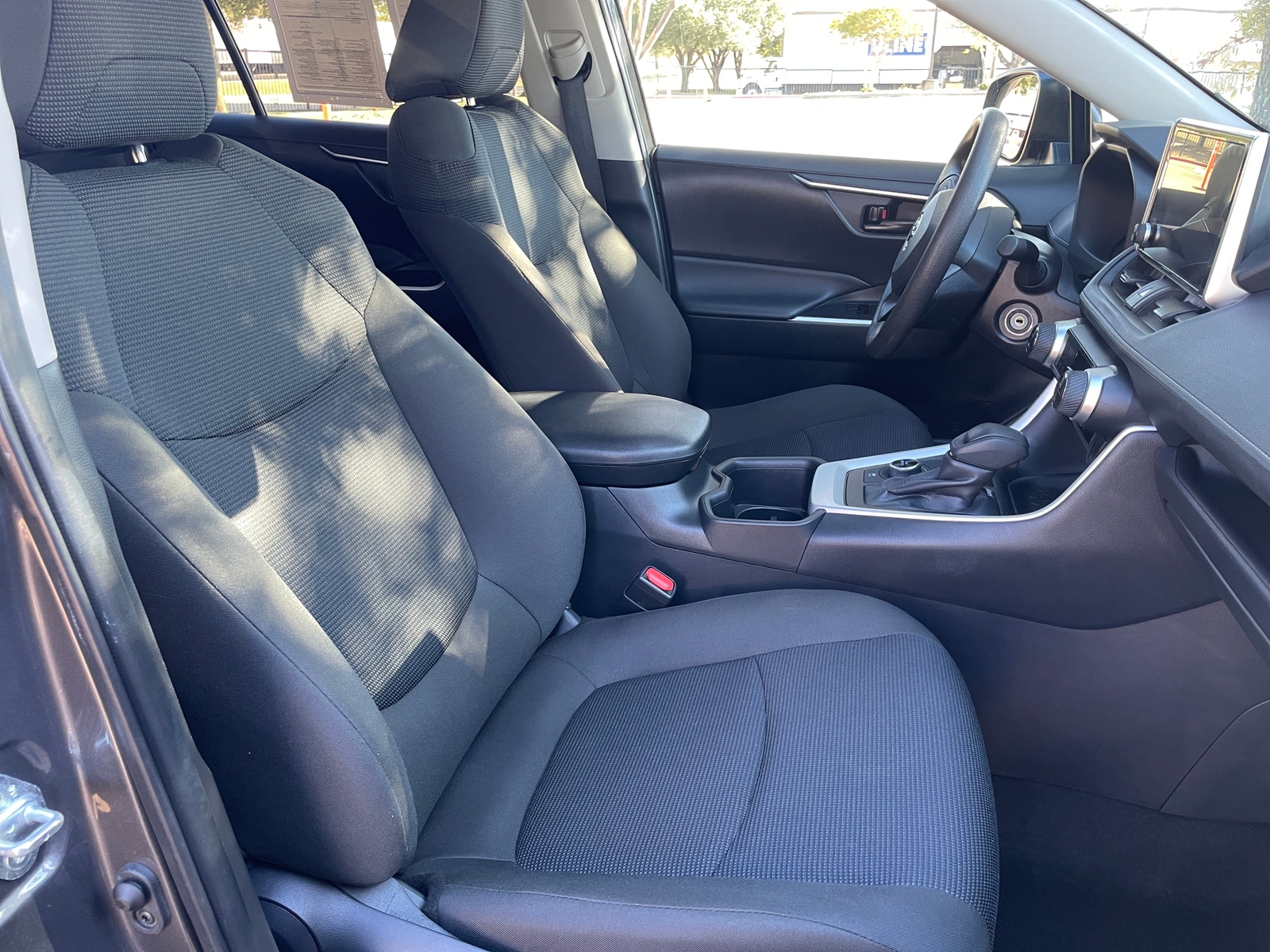 Thumbnail: 2025 Toyota RAV4 - 2