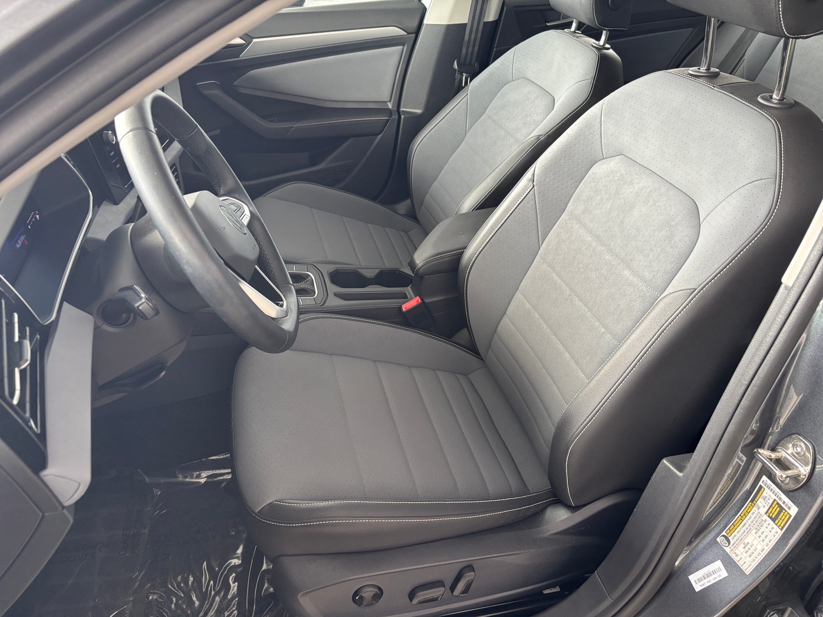 Thumbnail: 2025 Volkswagen Jetta - 2