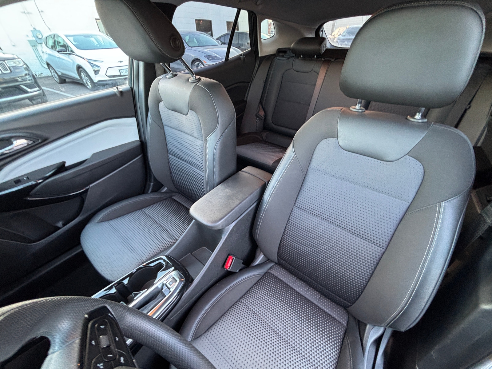 Thumbnail: 2025 Chevrolet Trax - 2