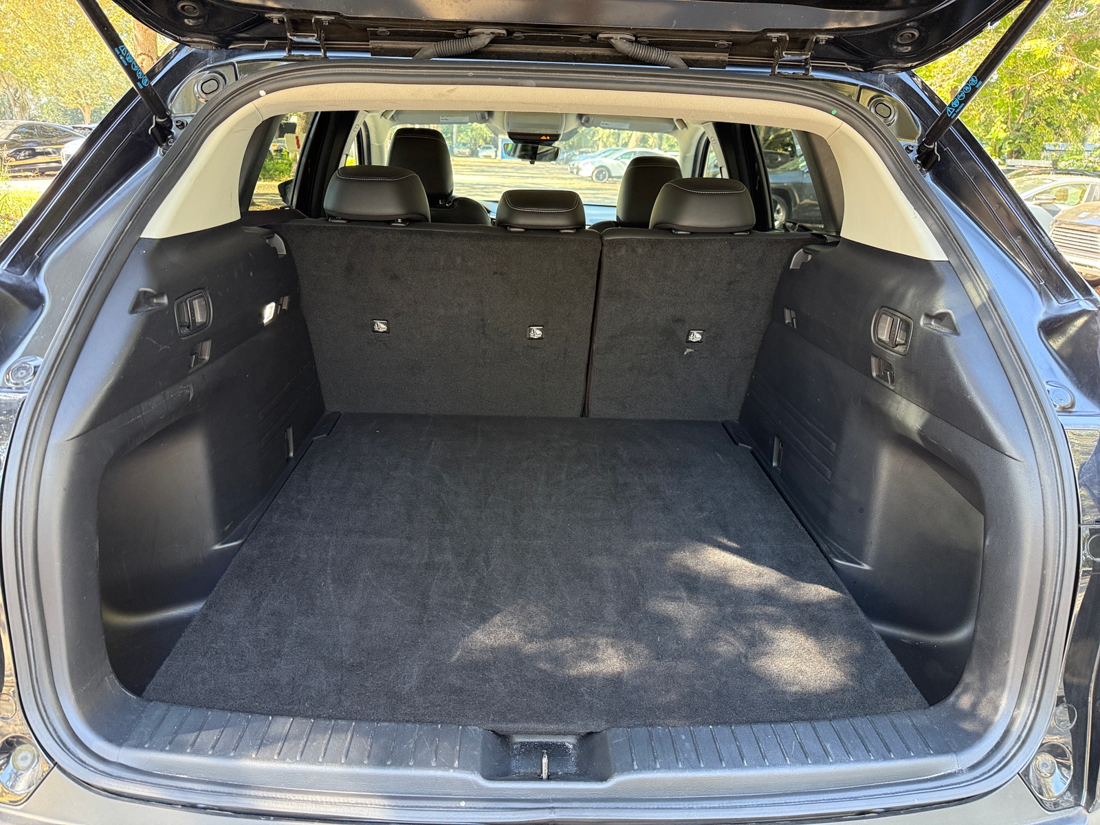 Thumbnail: 2025 Mazda CX-50 - 4