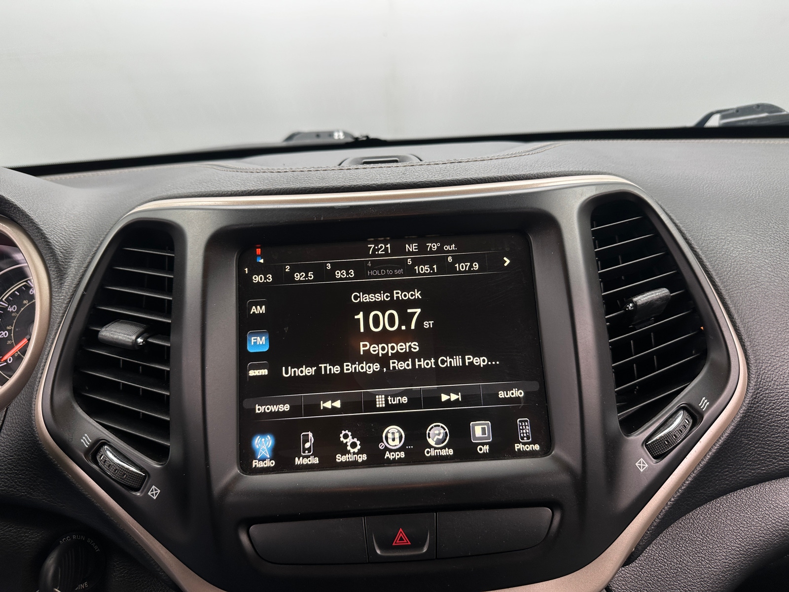 Thumbnail: 2015 Jeep Cherokee - 4