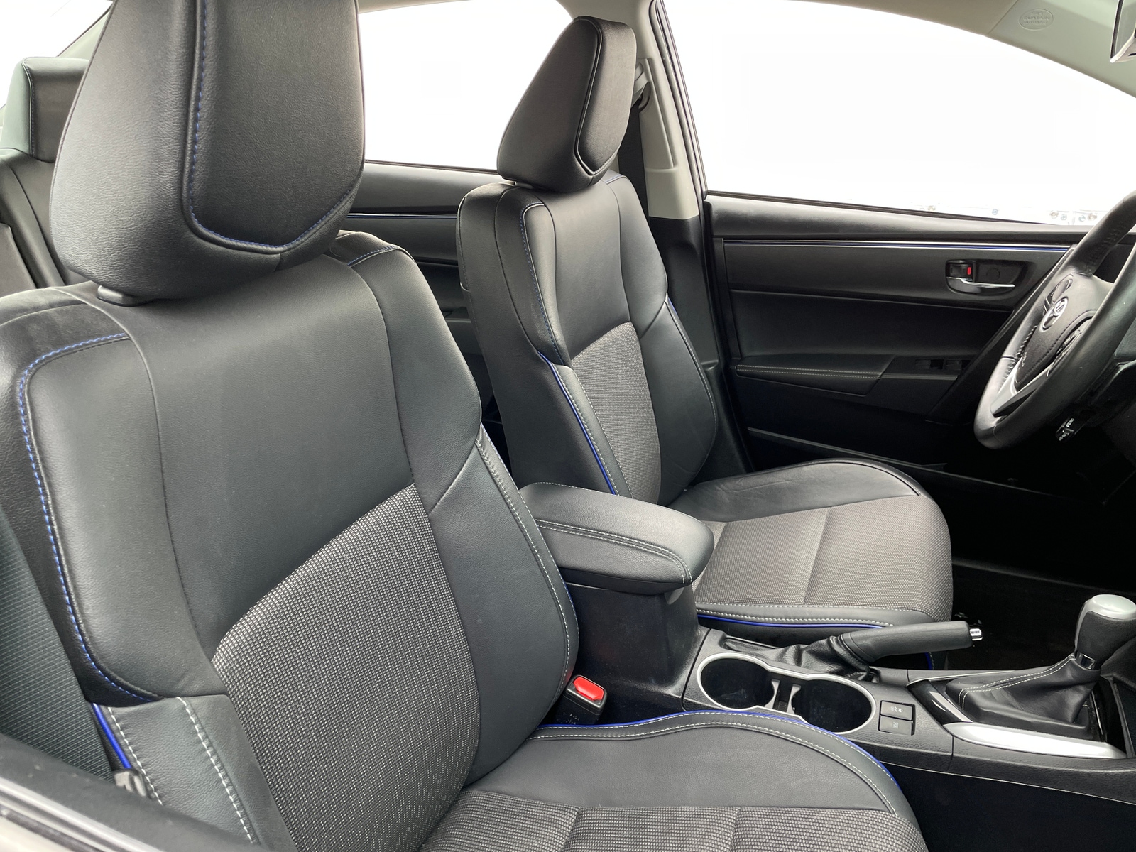 Thumbnail: 2017 Toyota Corolla - 2