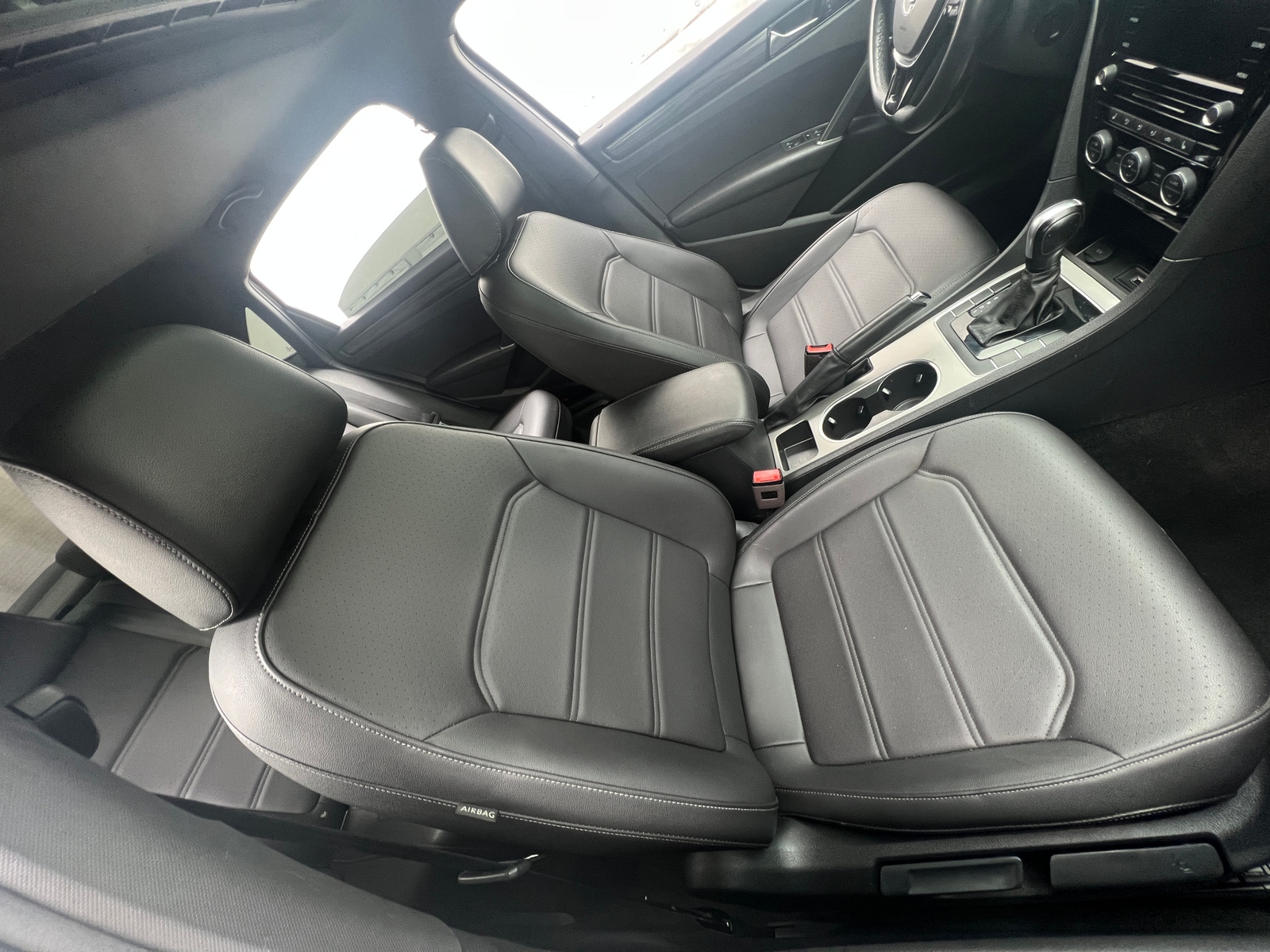 Thumbnail: 2021 Volkswagen Passat - 2