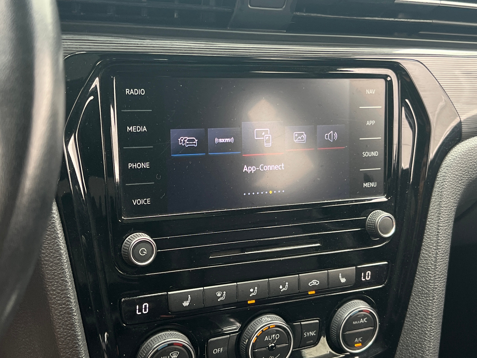 Thumbnail: 2021 Volkswagen Passat - 4