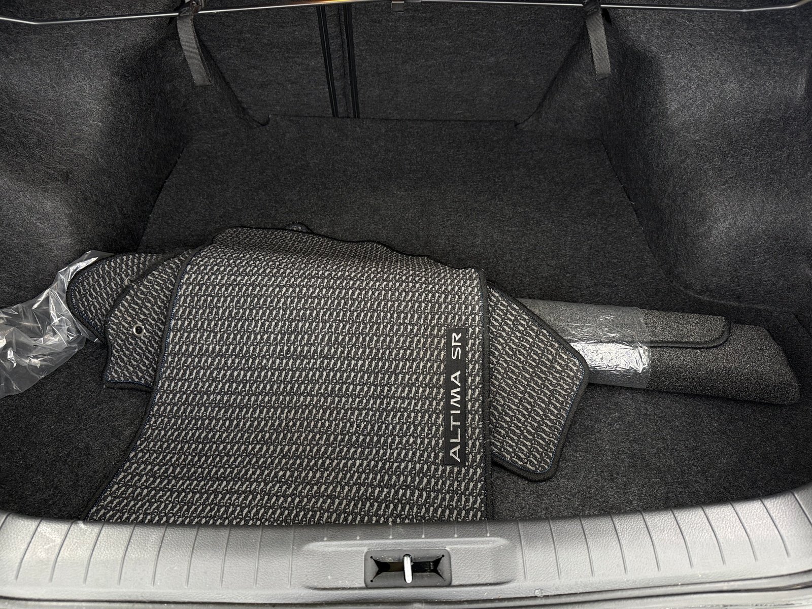 Thumbnail: 2018 Nissan Altima - 6