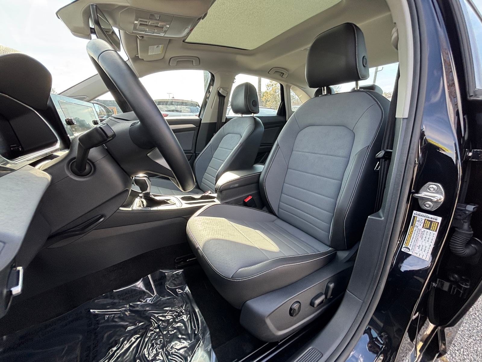 Thumbnail: 2025 Volkswagen Jetta - 2